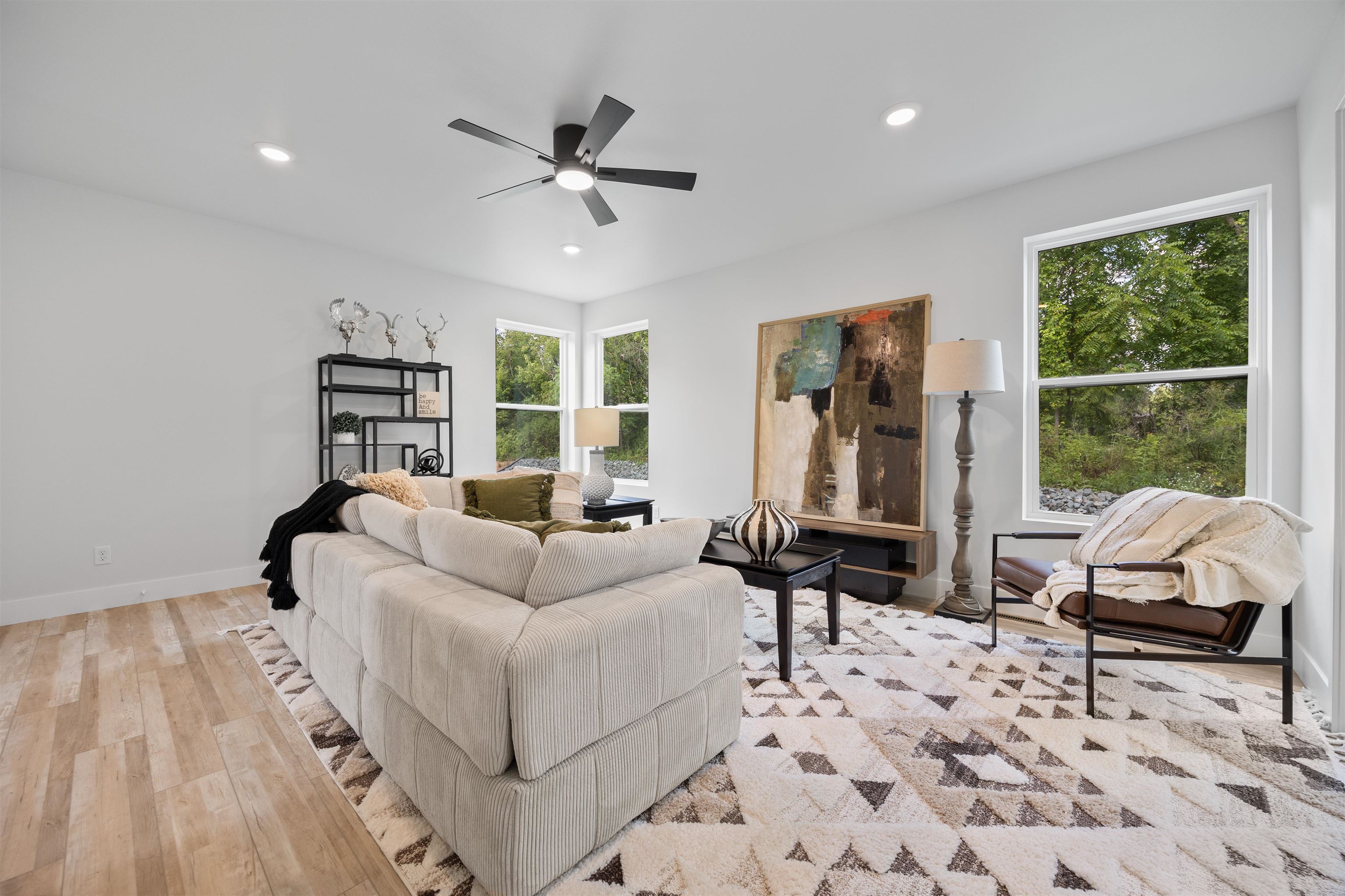 350 Roark Way Property Photo 16
