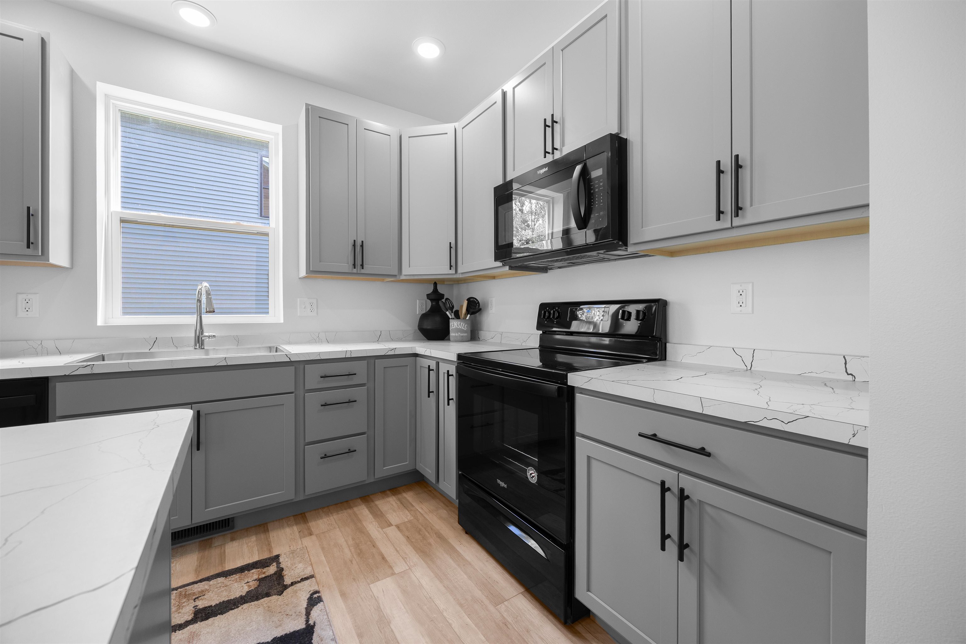 350 Roark Way Property Photo 24