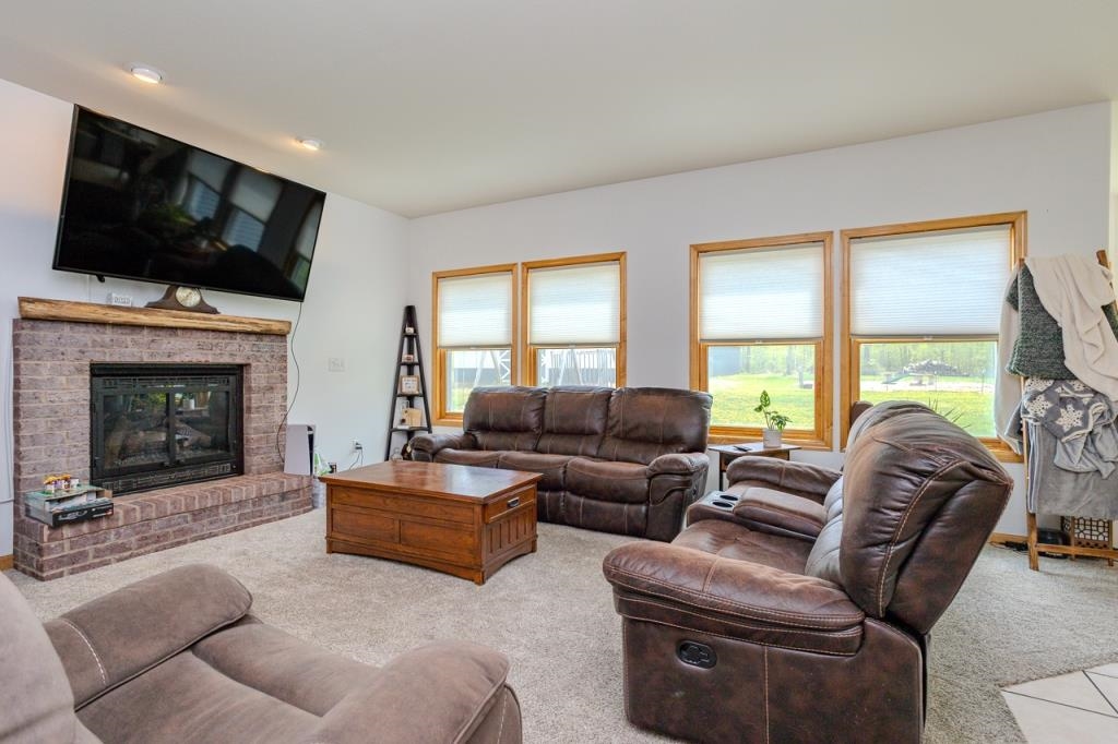 175545 Willow Lane Property Photo 5