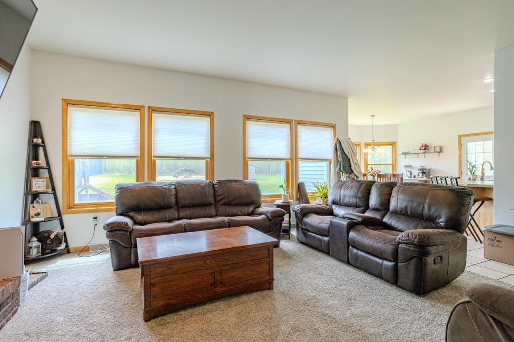 175545 Willow Lane Property Photo 6