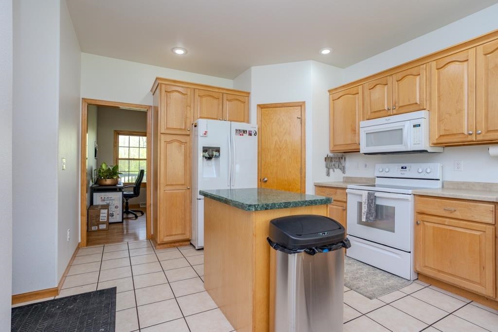 175545 Willow Lane Property Photo 9