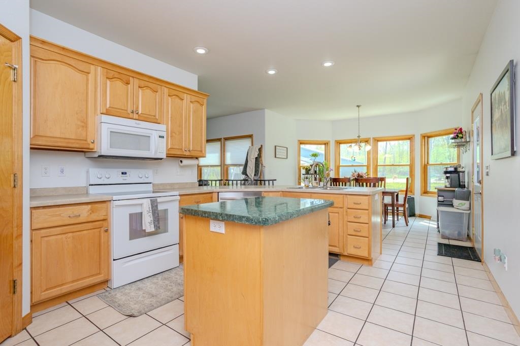 175545 Willow Lane Property Photo 10