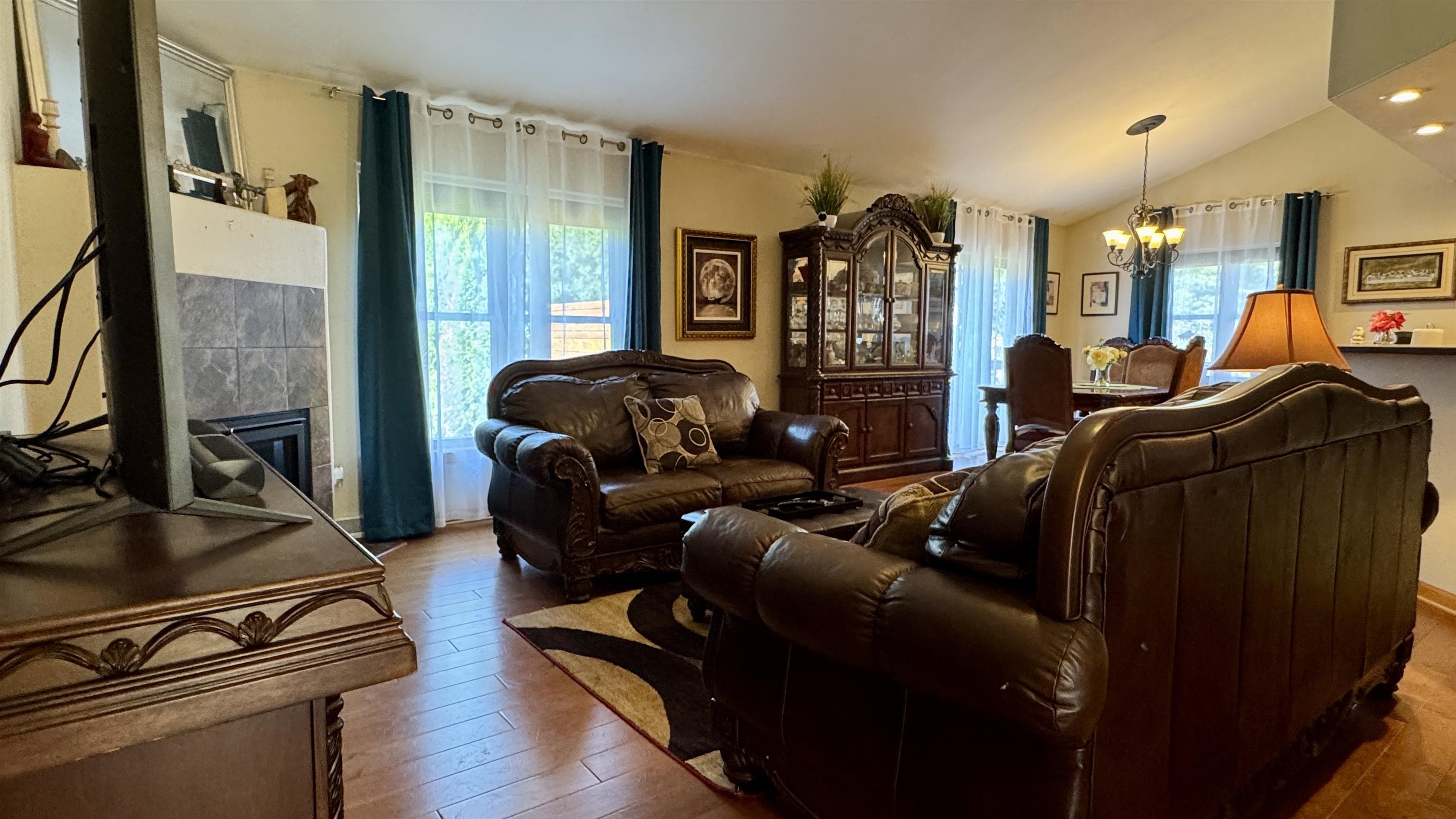 2520 Sussex Place Property Photo 6