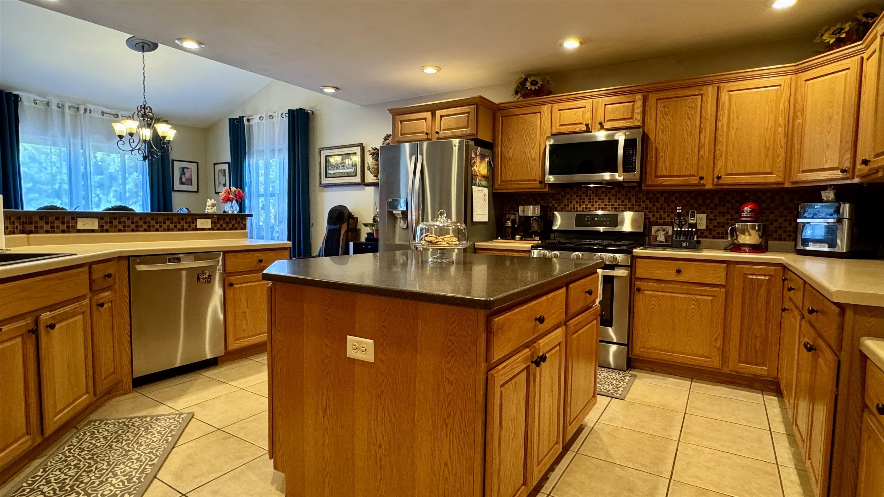 2520 Sussex Place Property Photo 9