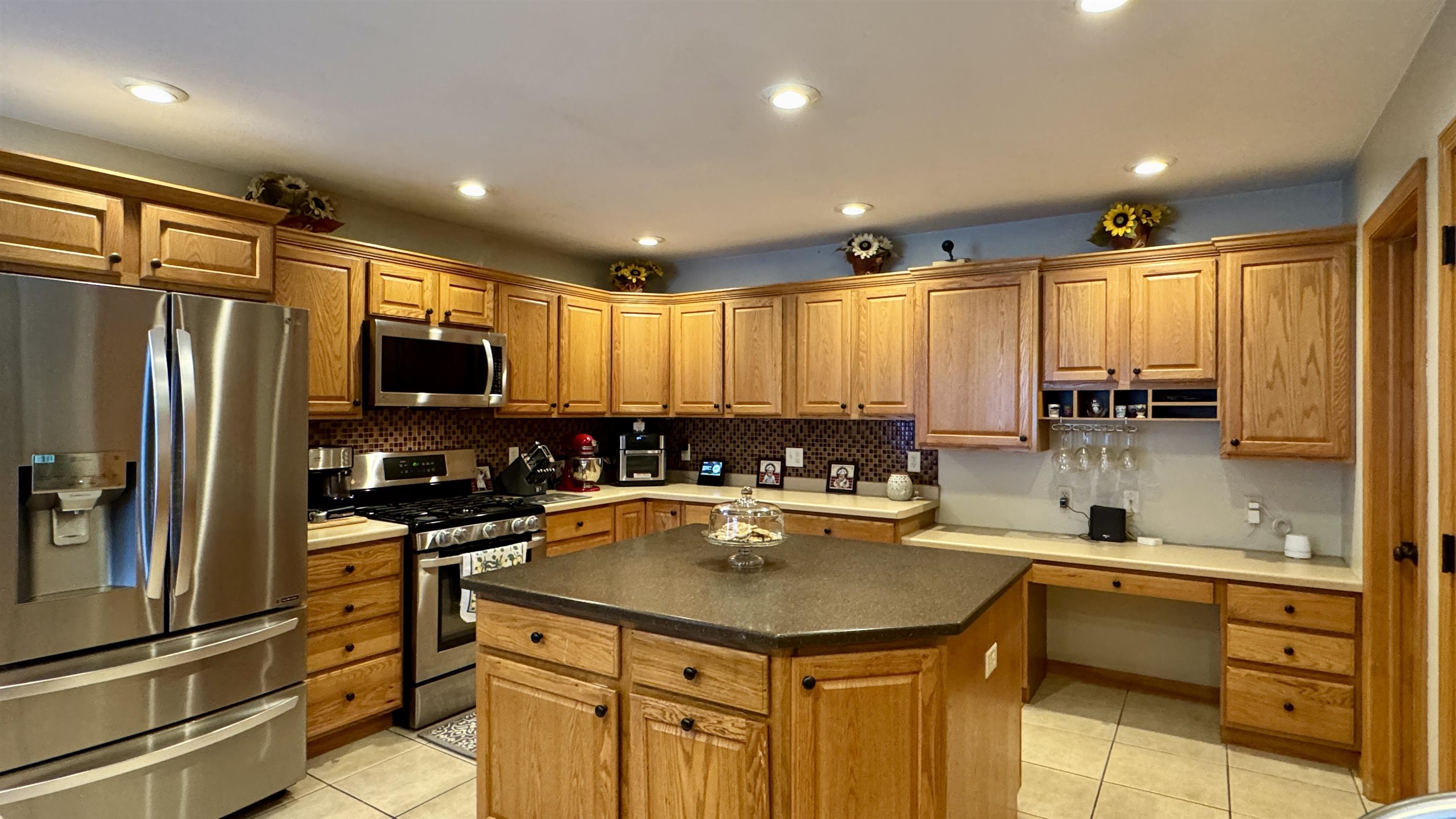 2520 Sussex Place Property Photo 10