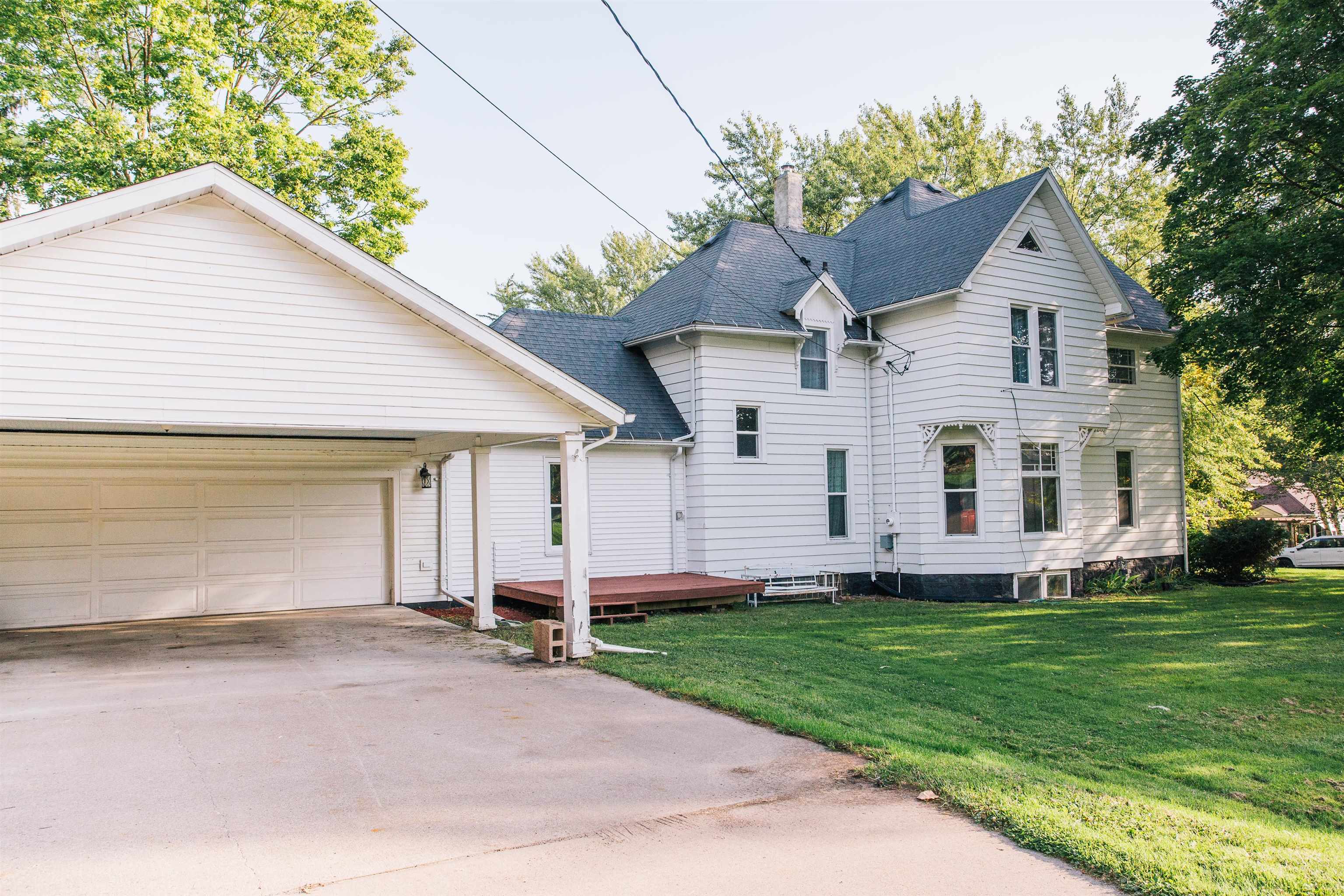 202 Clay Street Property Photo 4