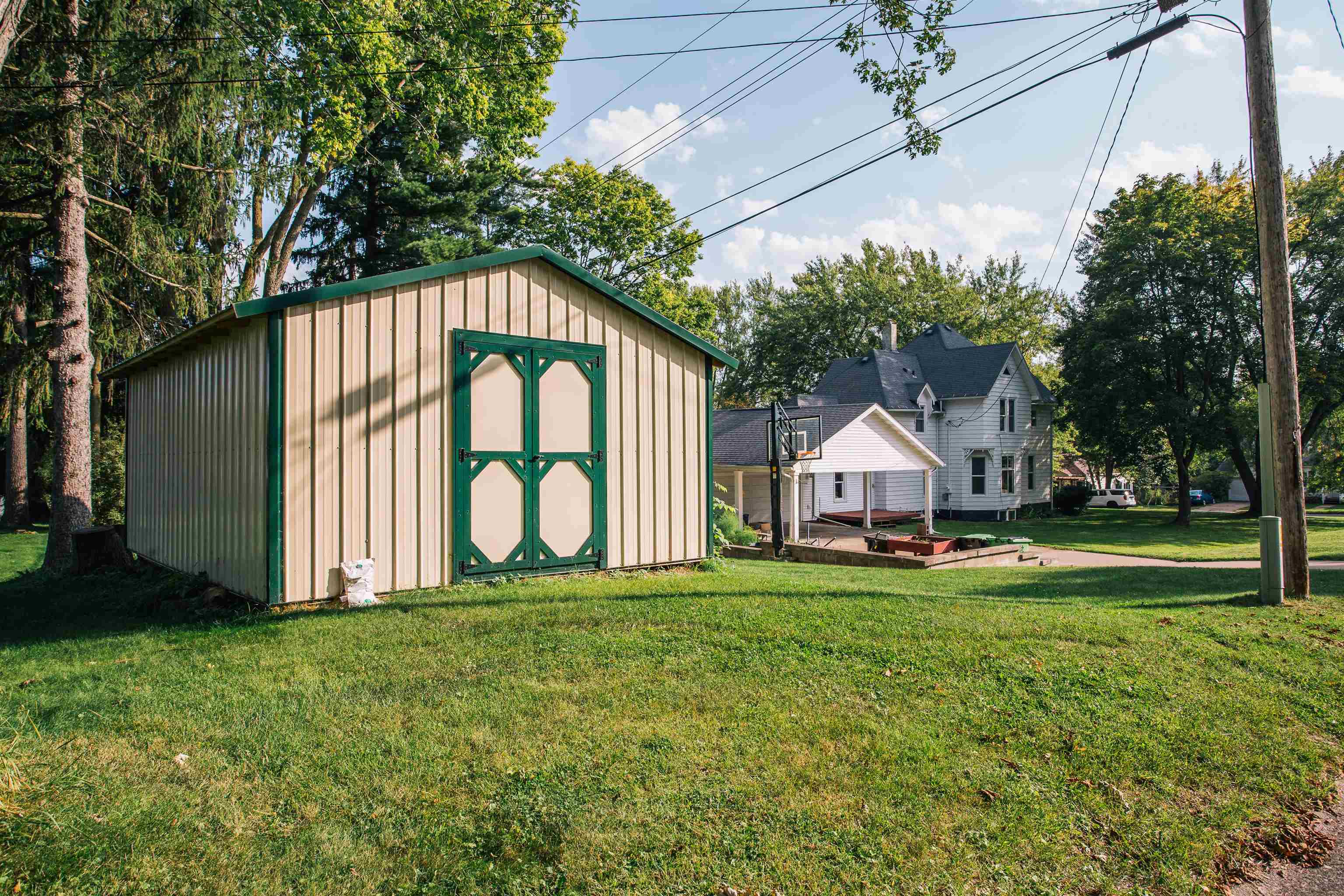 202 Clay Street Property Photo 5