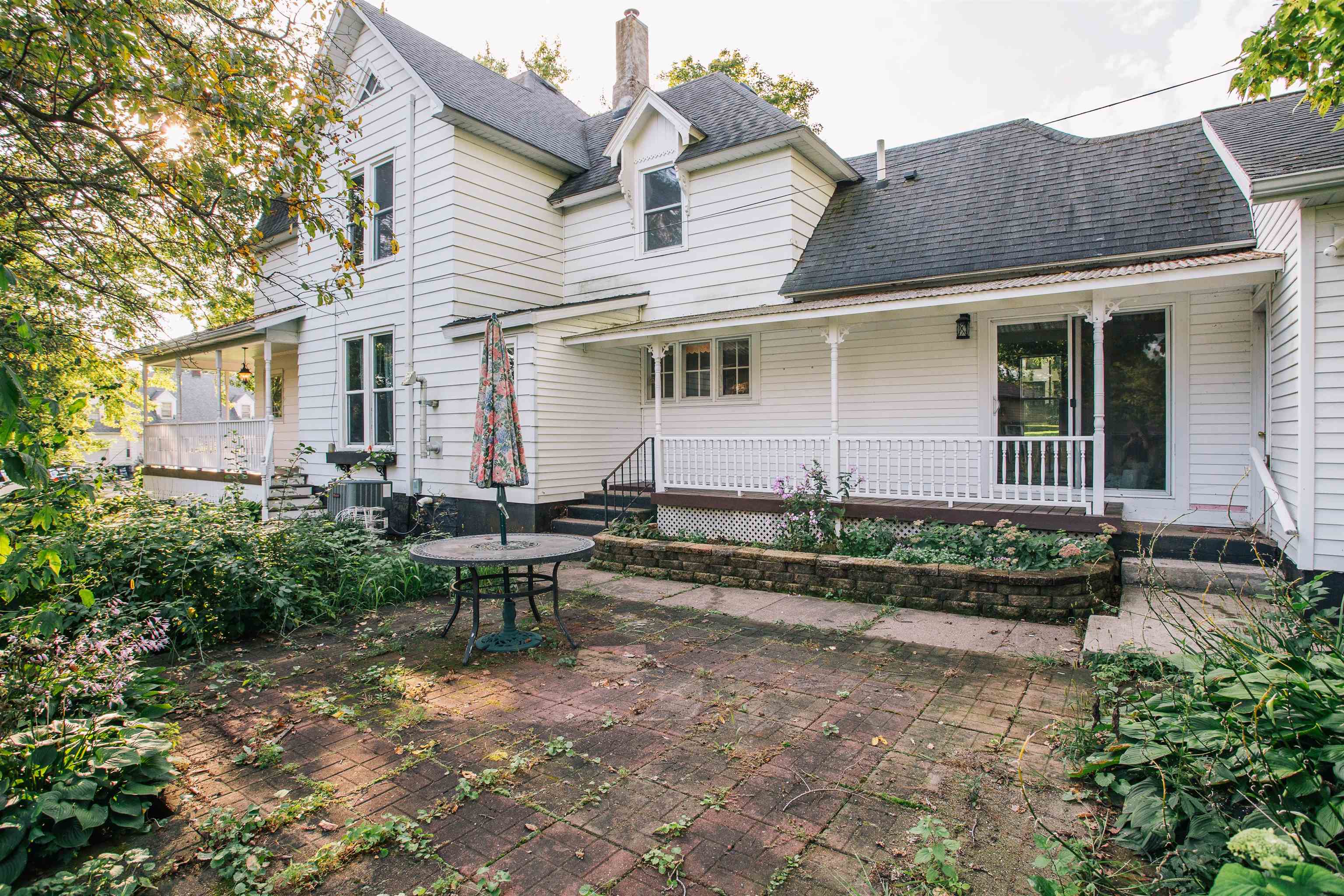 202 Clay Street Property Photo 7