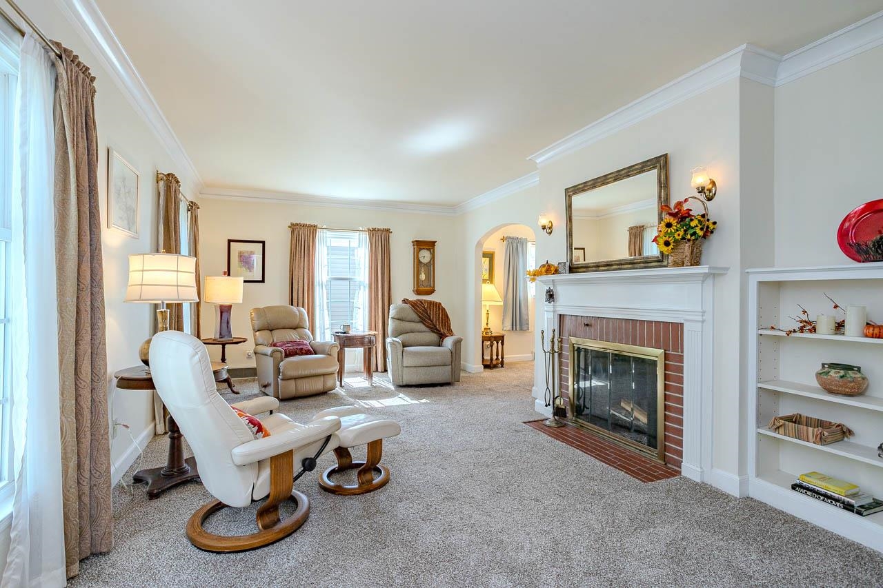 2314 Elmwood Boulevard Property Photo 2