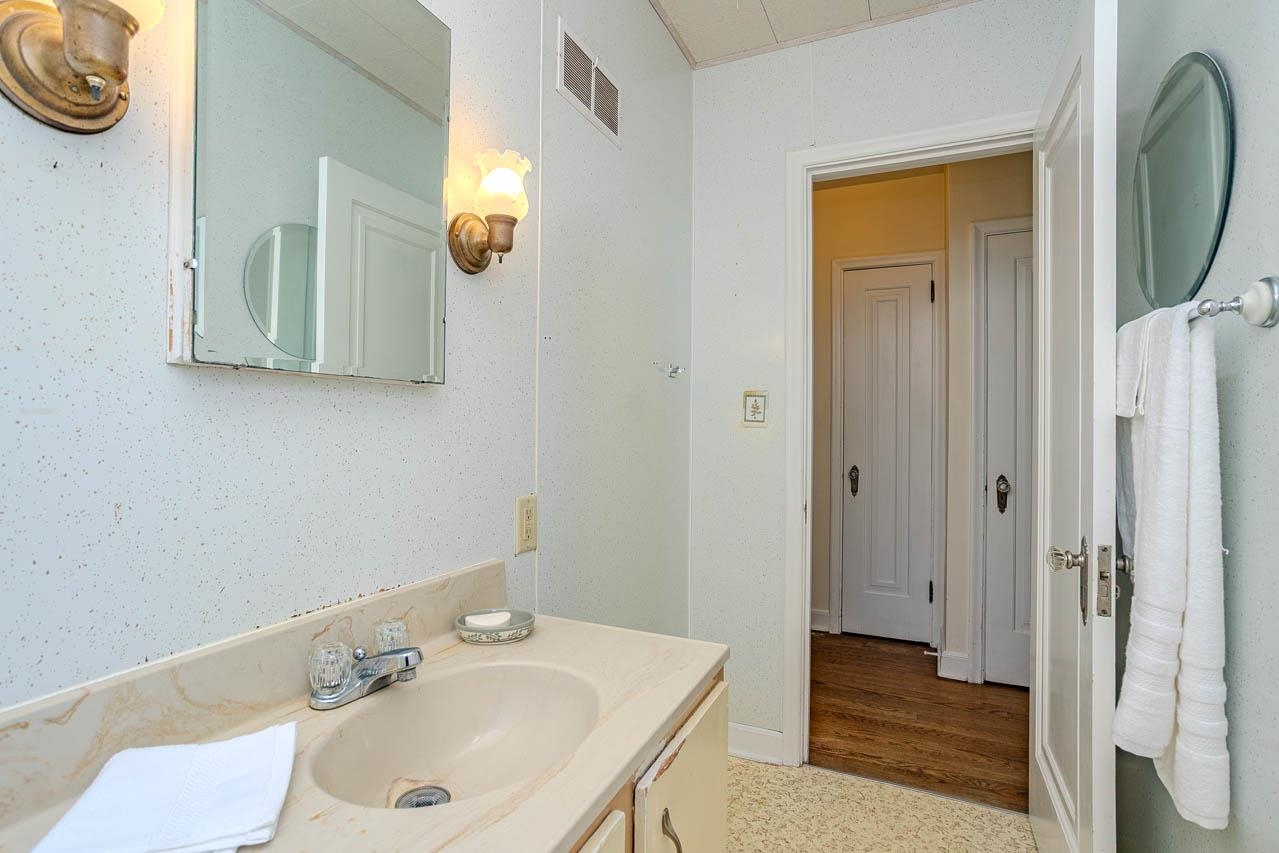 2314 Elmwood Boulevard Property Photo 17