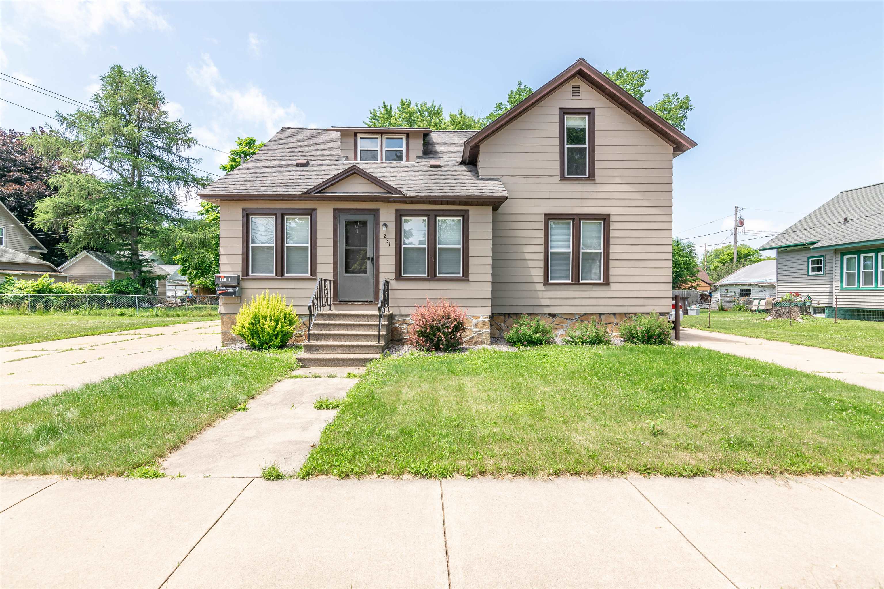 231 12th Avenue North Property Photo