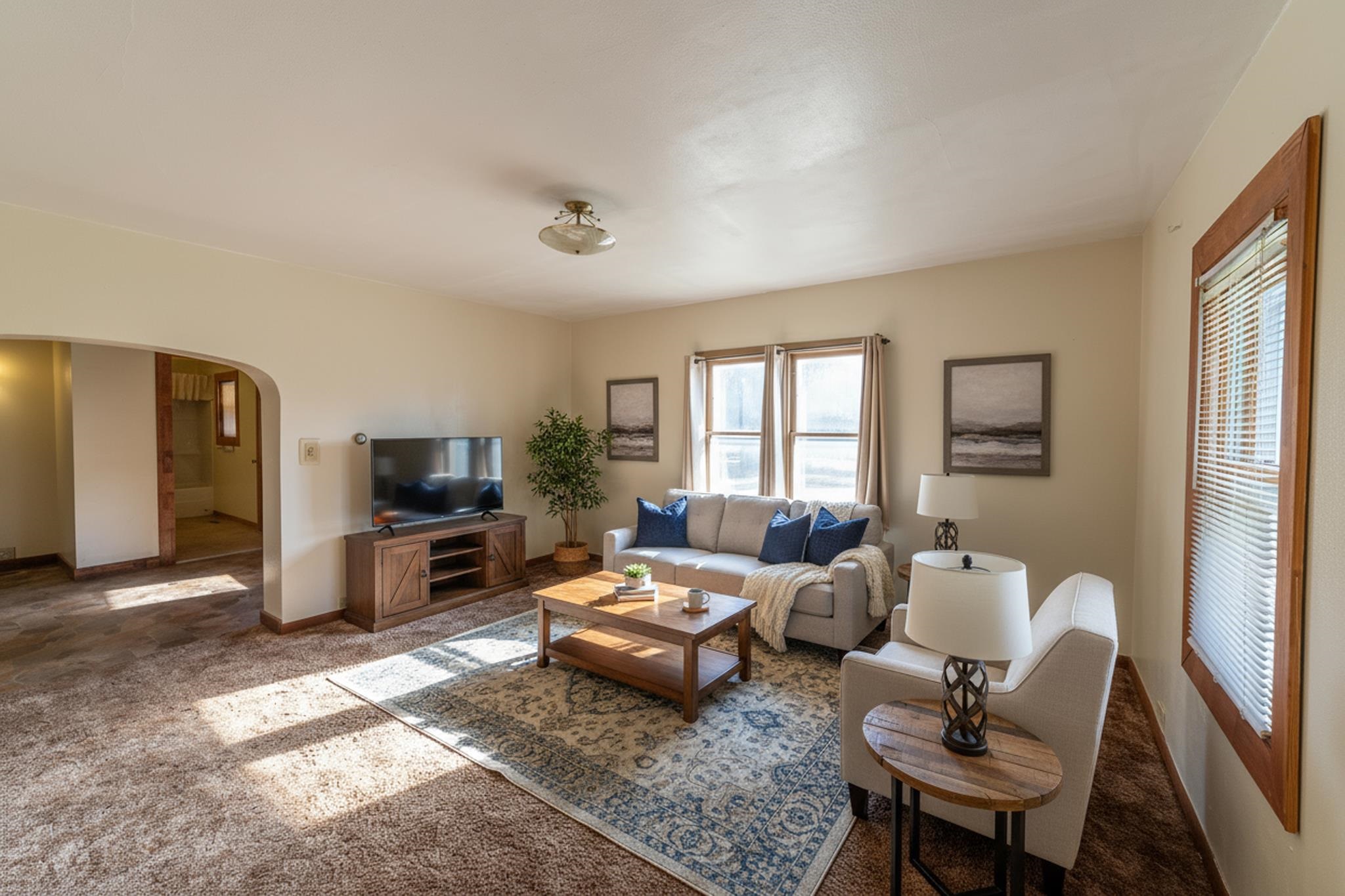 310 N Maple Avenue Property Photo 3