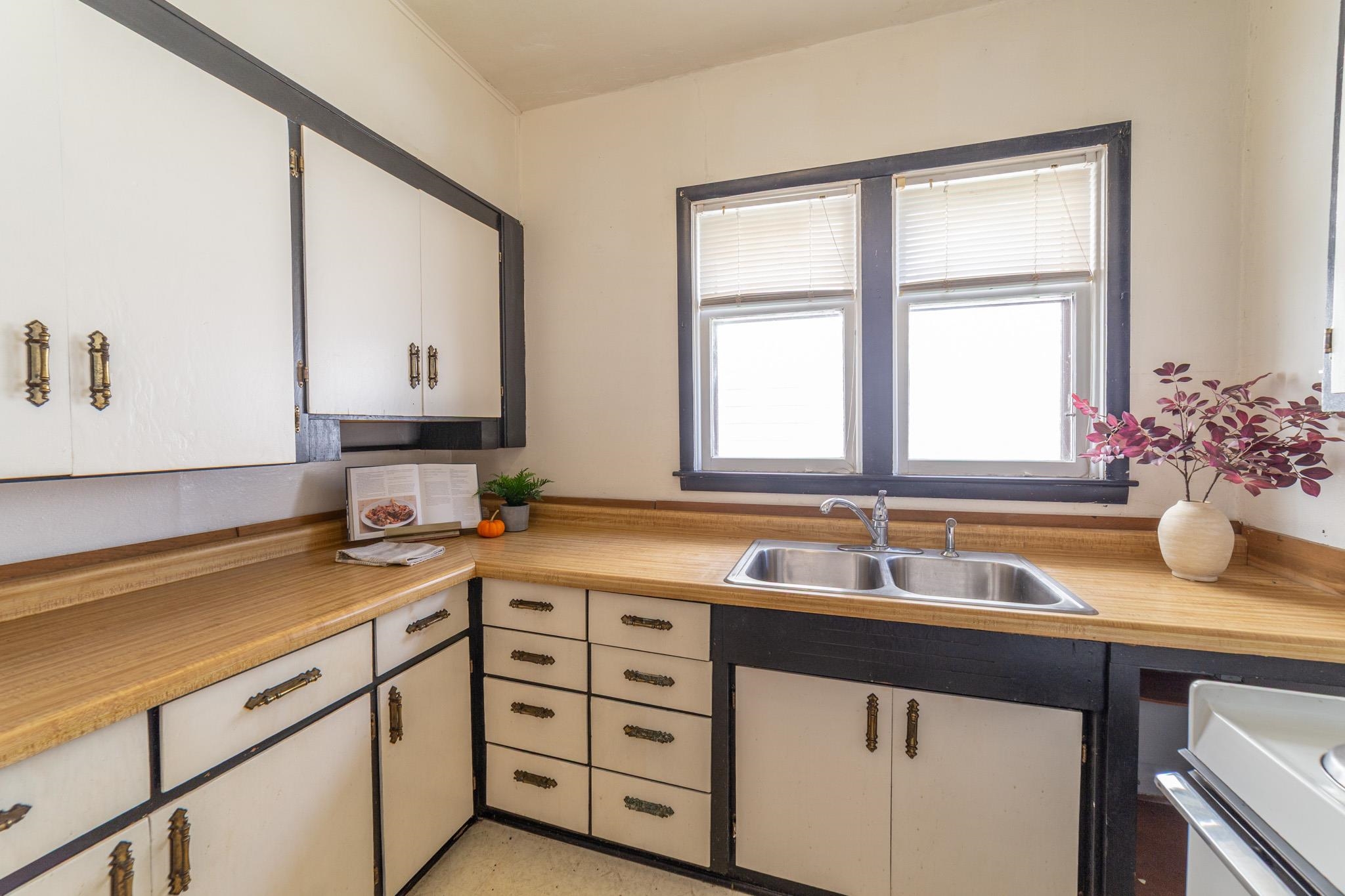 310 N Maple Avenue Property Photo 10