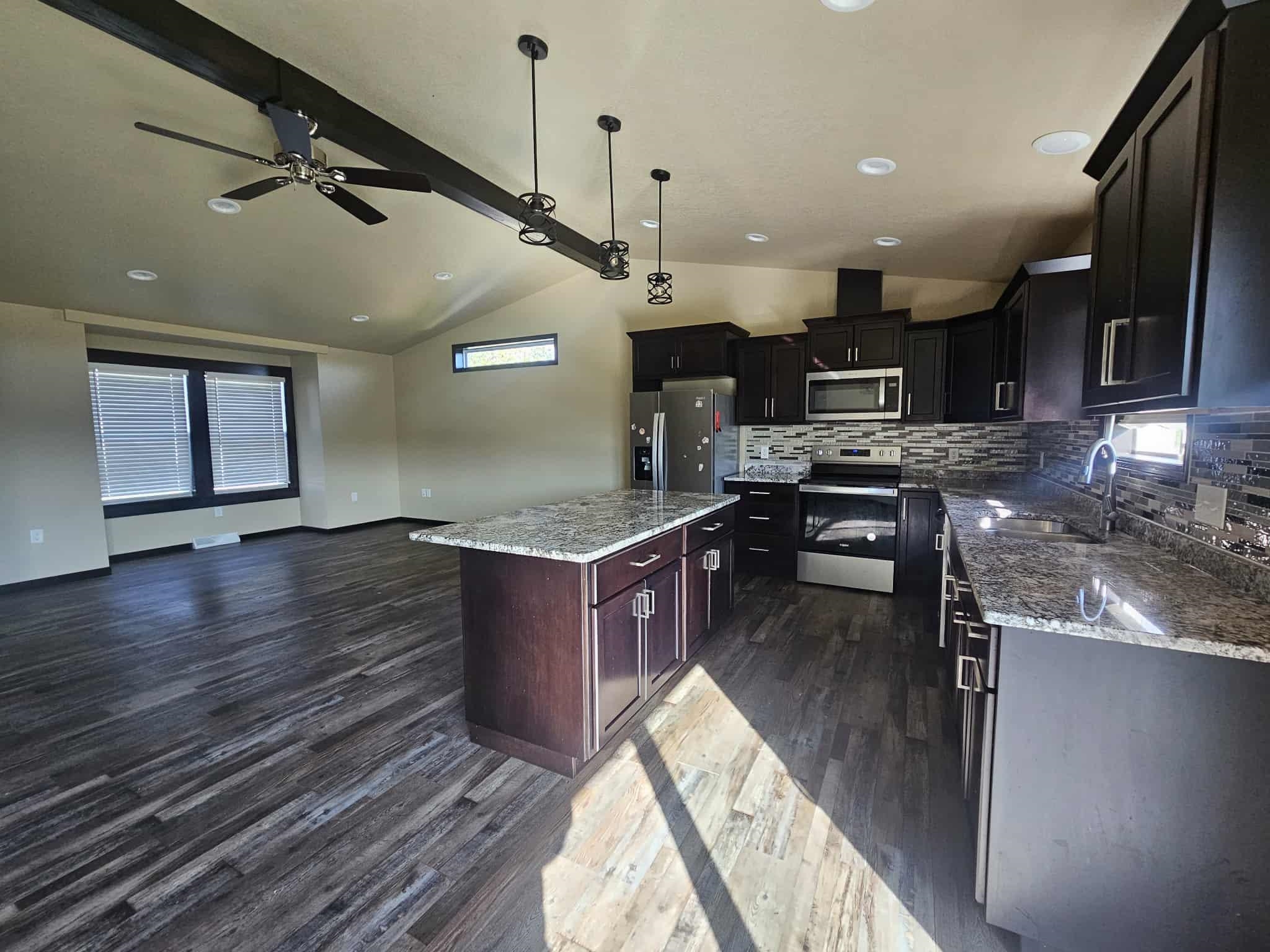 815 W Roberts Street Property Photo 2