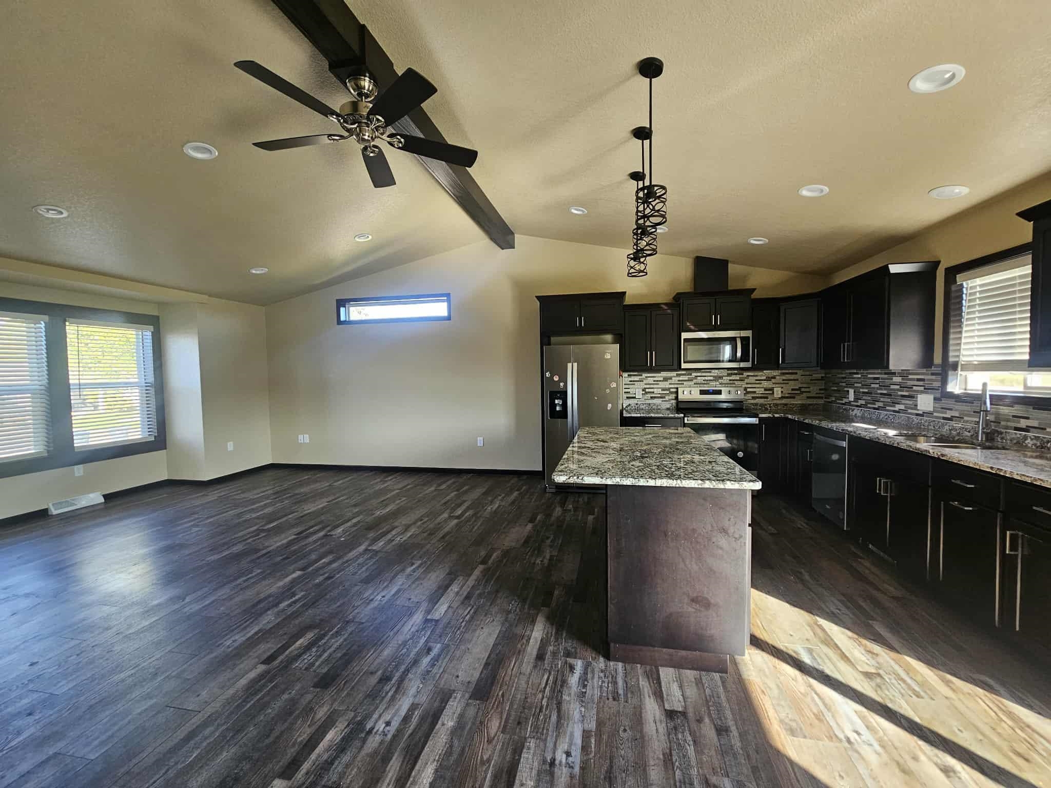 815 W Roberts Street Property Photo 3