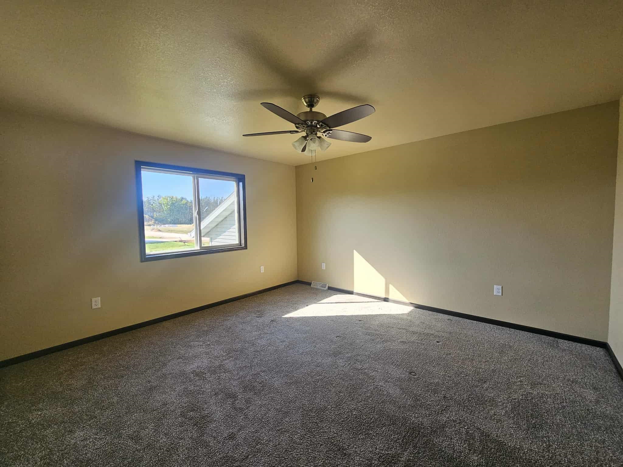 815 W Roberts Street Property Photo 7