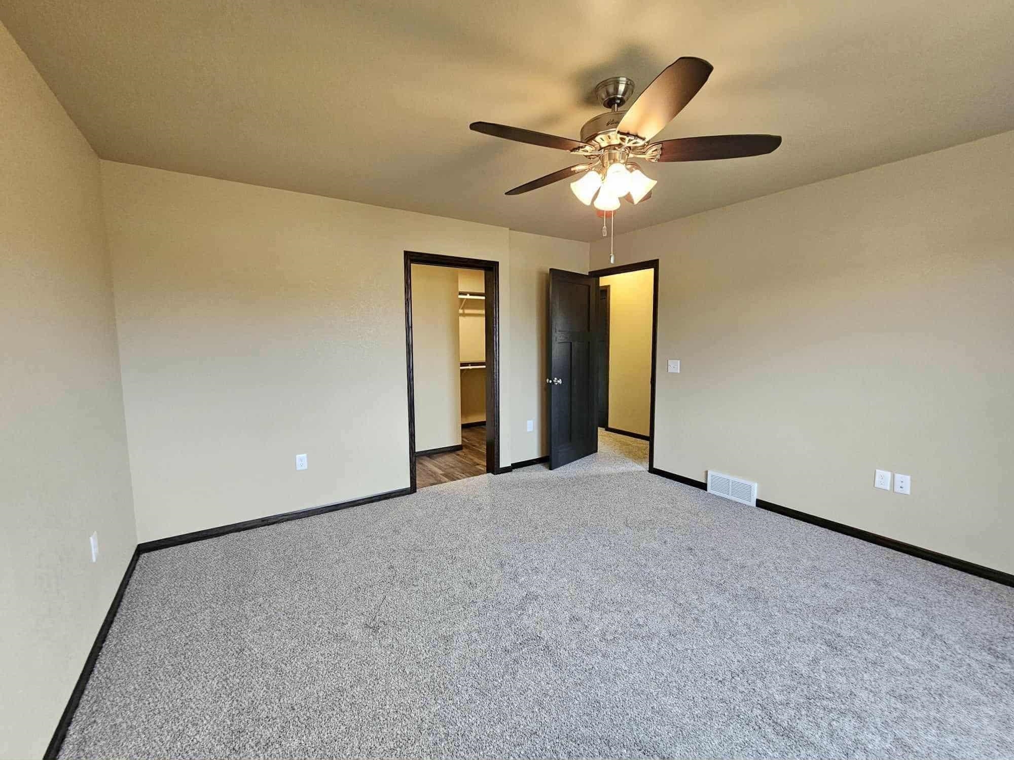 815 W Roberts Street Property Photo 11