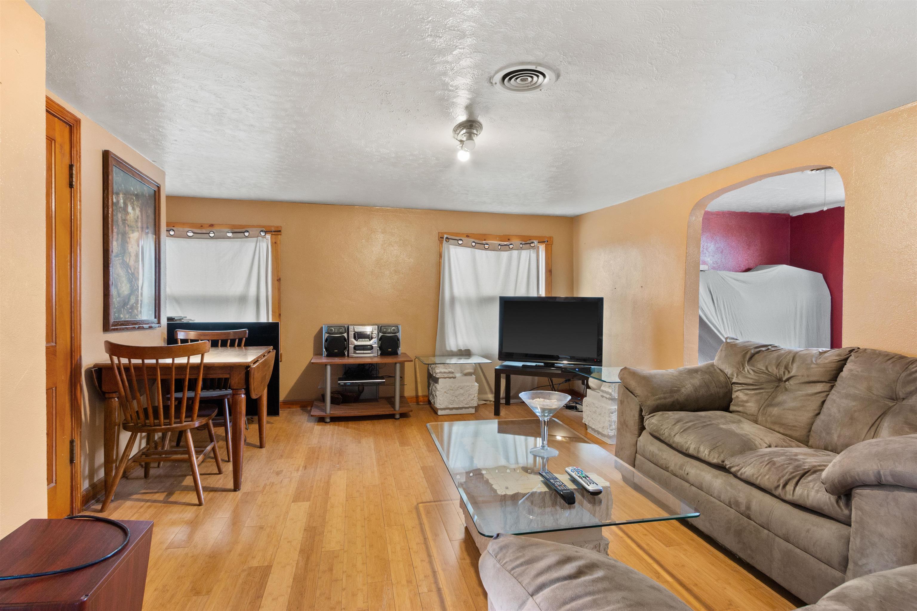 6805 State Highway 66 Property Photo 11