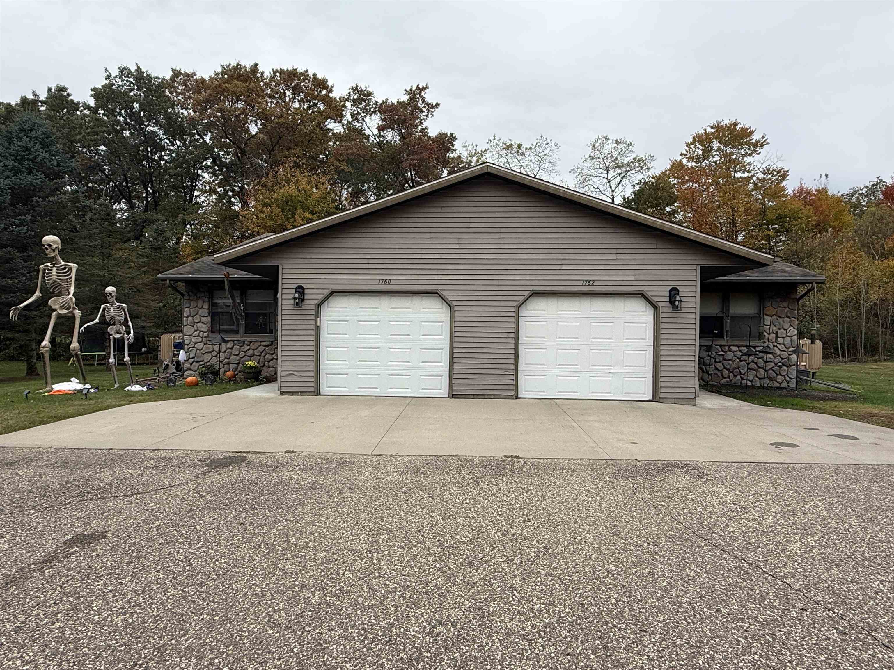 1760-1762 Rocky Ridge Road Property Photo