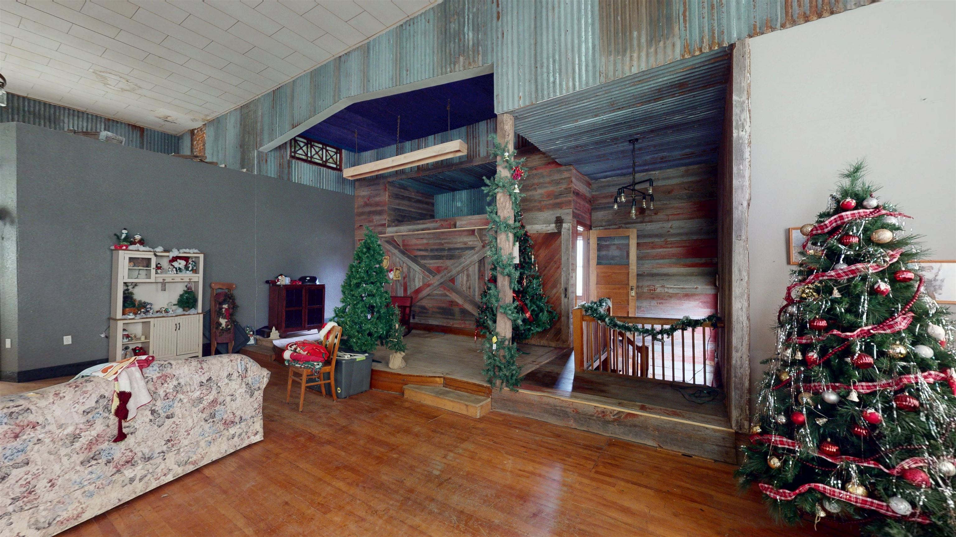 132 E 4th Street Property Photo 18