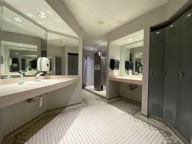 1408 Strongs Avenue Property Photo 16