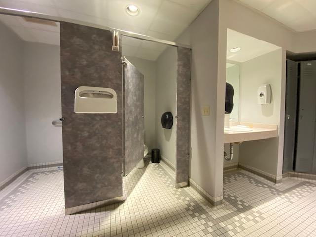 1408 Strongs Avenue Property Photo 18