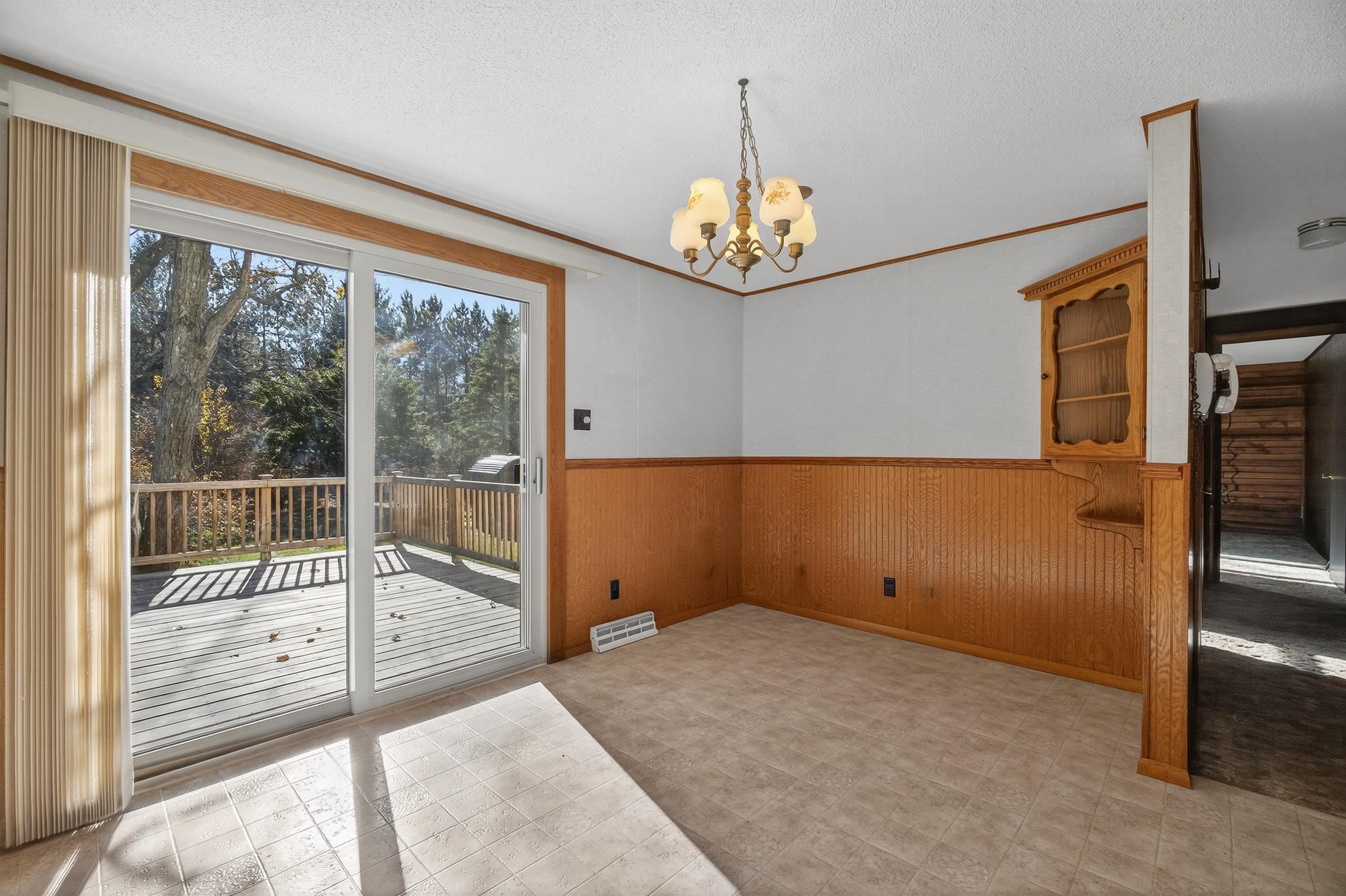 4555 Lynn Hill Road Property Photo 6