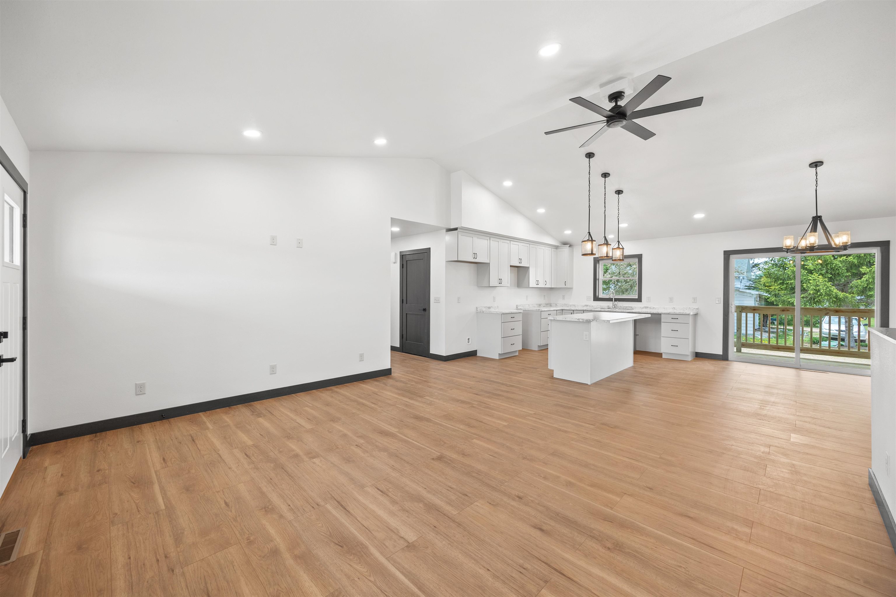 340 Second Street Property Photo 4