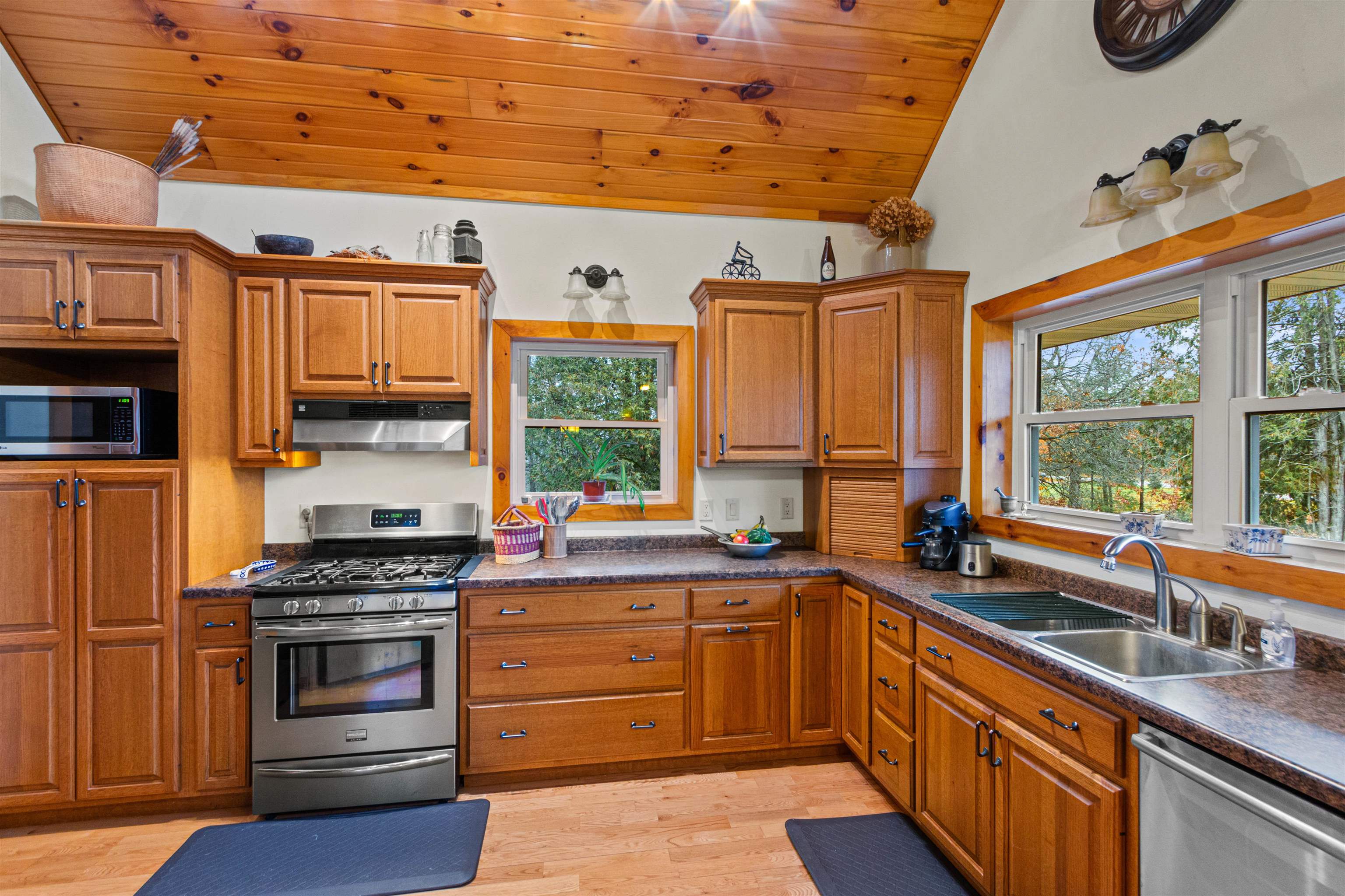 8840 Spring Lake Road Property Photo 9