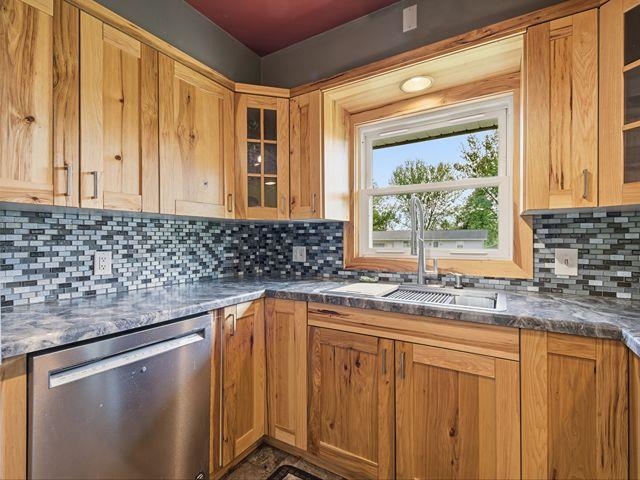 216 Ayers Street Property Photo 11