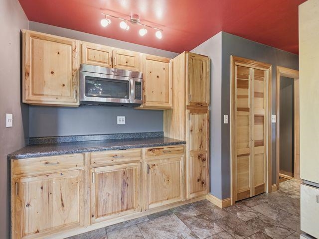 216 Ayers Street Property Photo 13