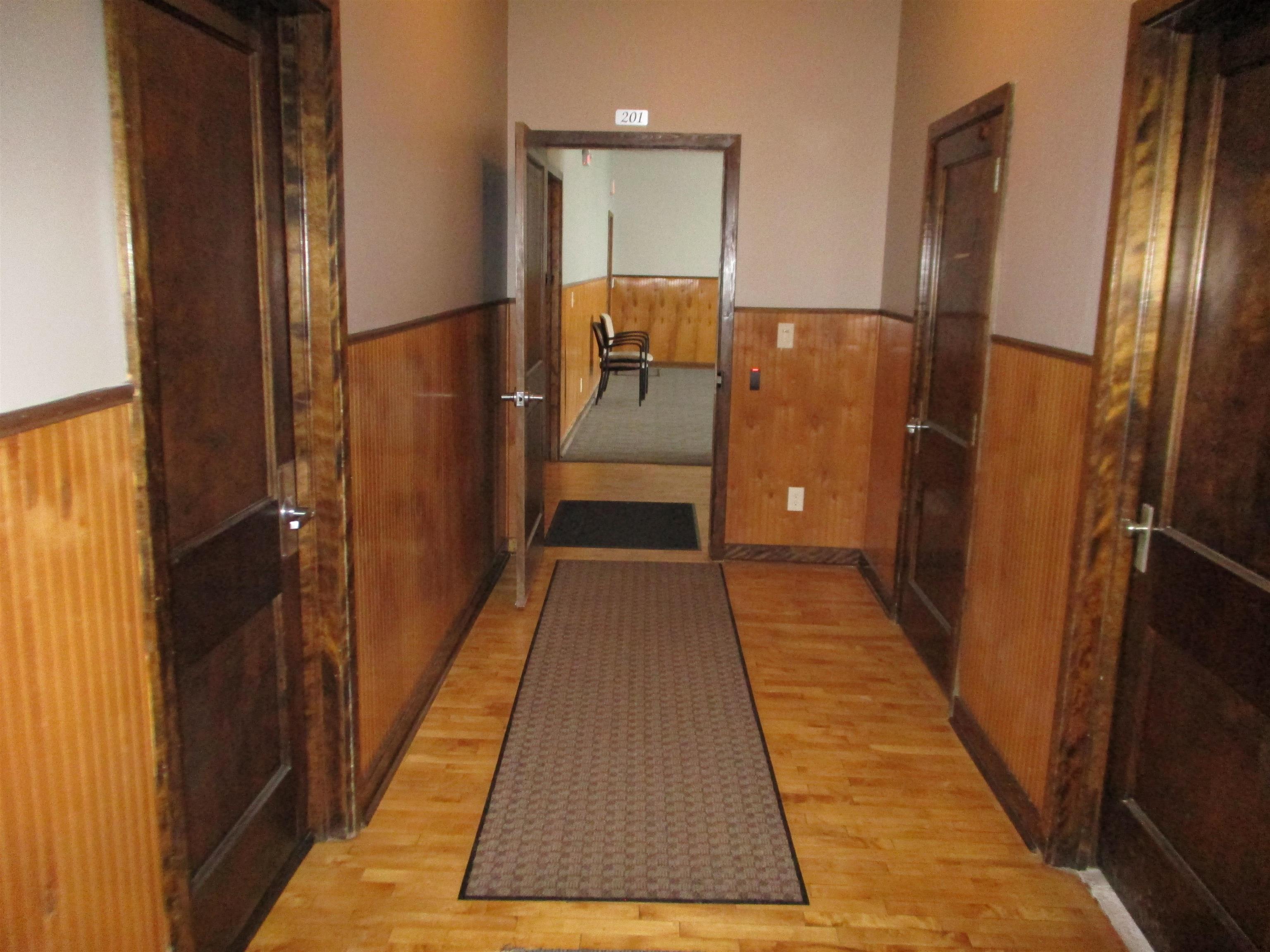 1055 Main Street Property Photo 6