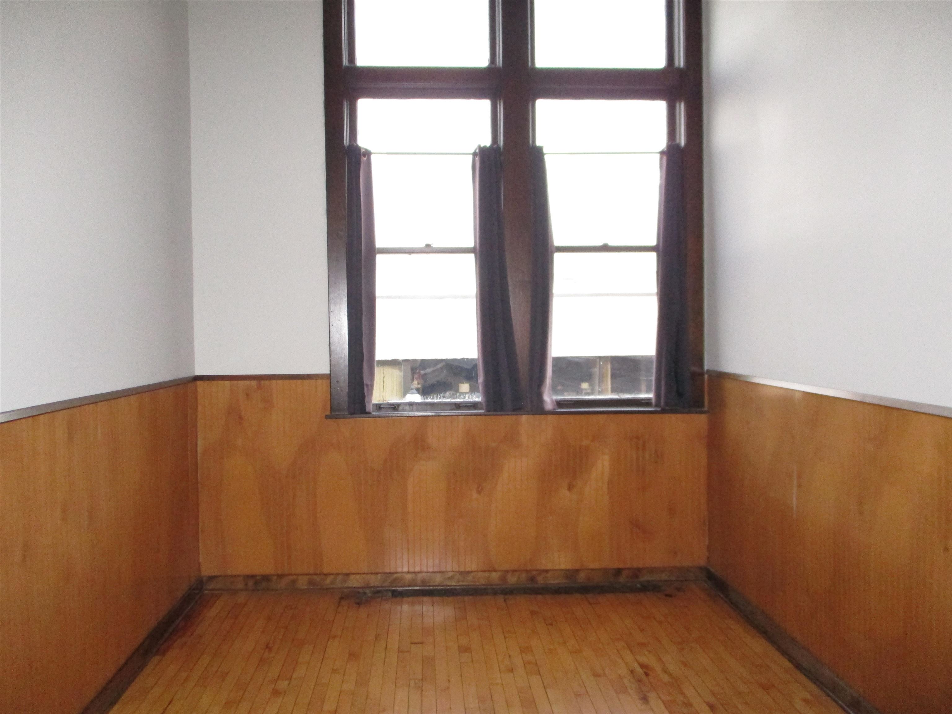 1055 Main Street Property Photo 7