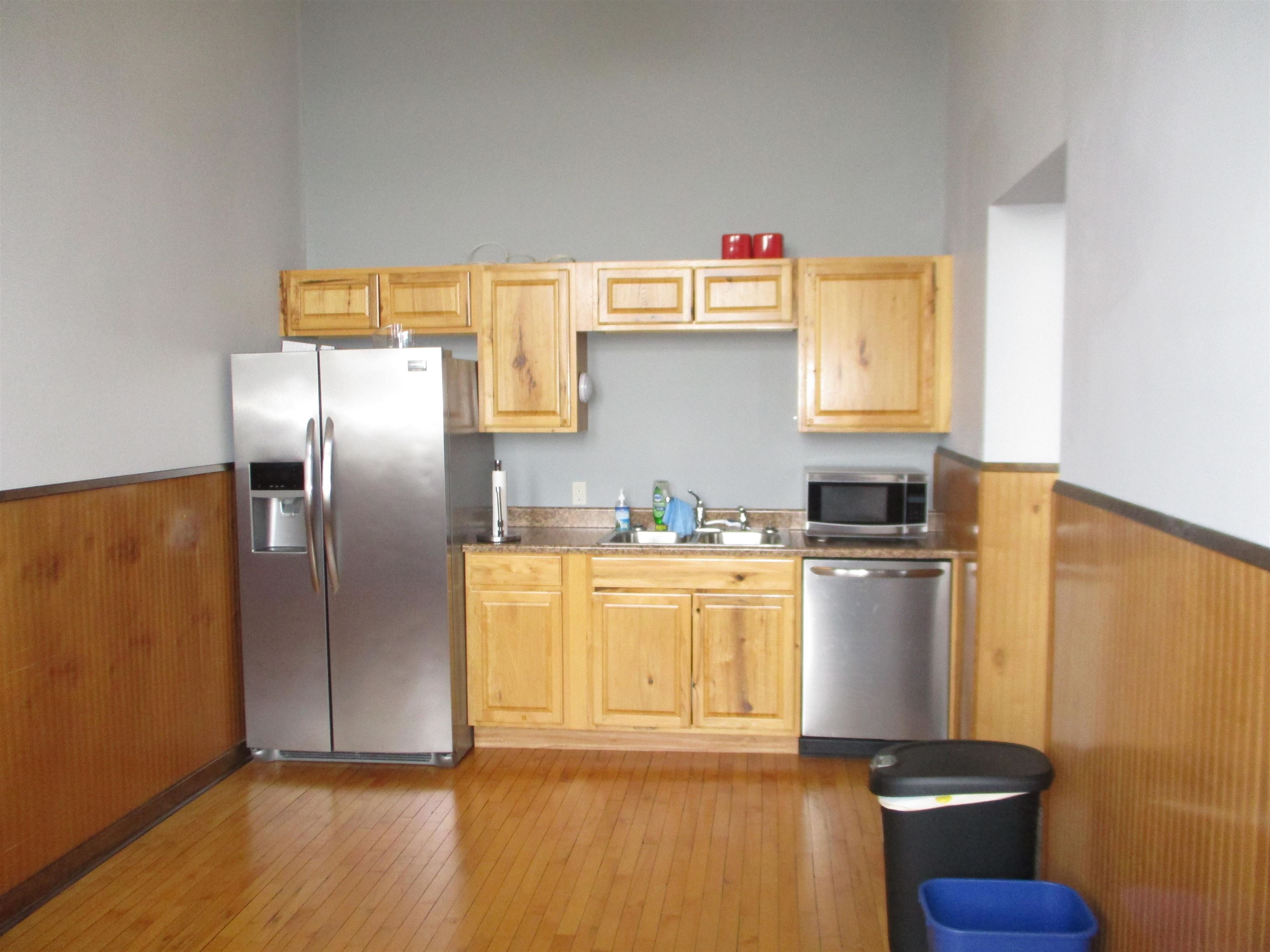 1055 Main Street Property Photo 19