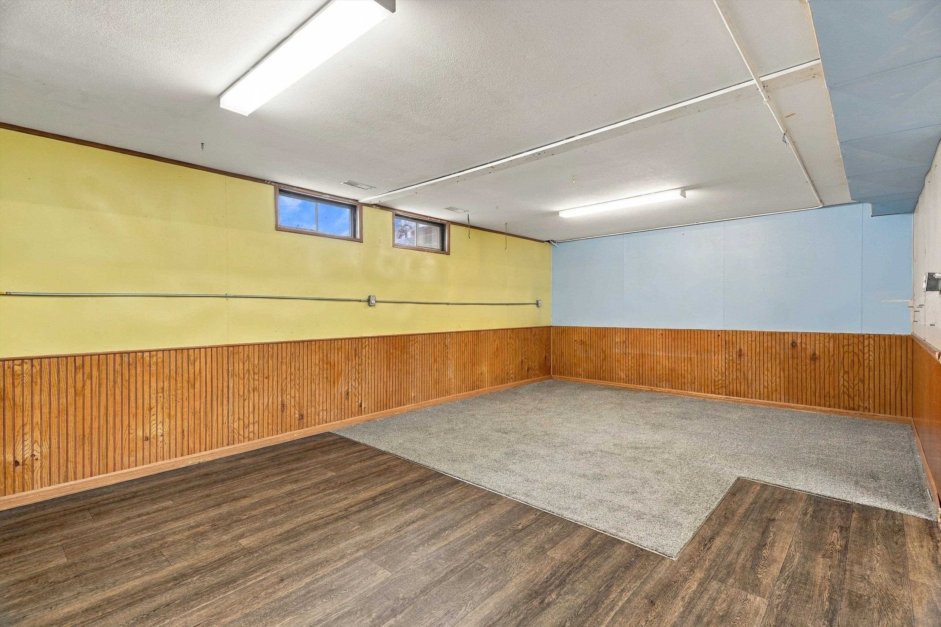 1017 W Laurel Street Property Photo 3