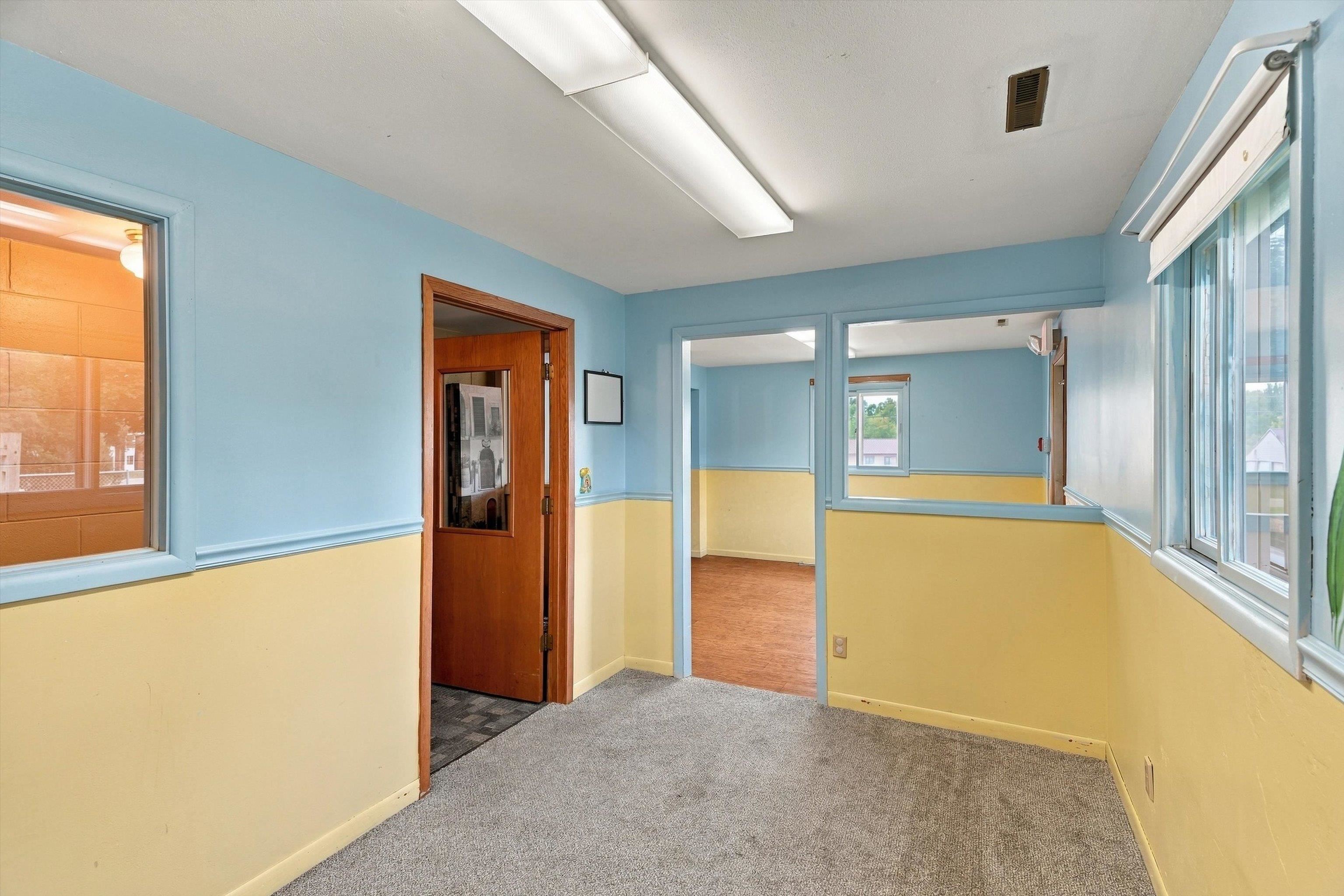 1017 W Laurel Street Property Photo 7