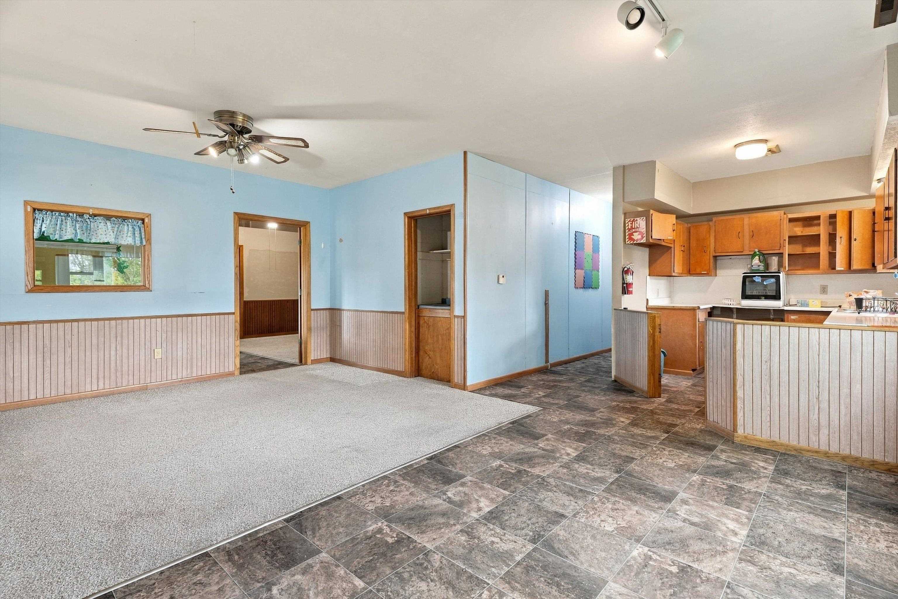 1017 W Laurel Street Property Photo 10