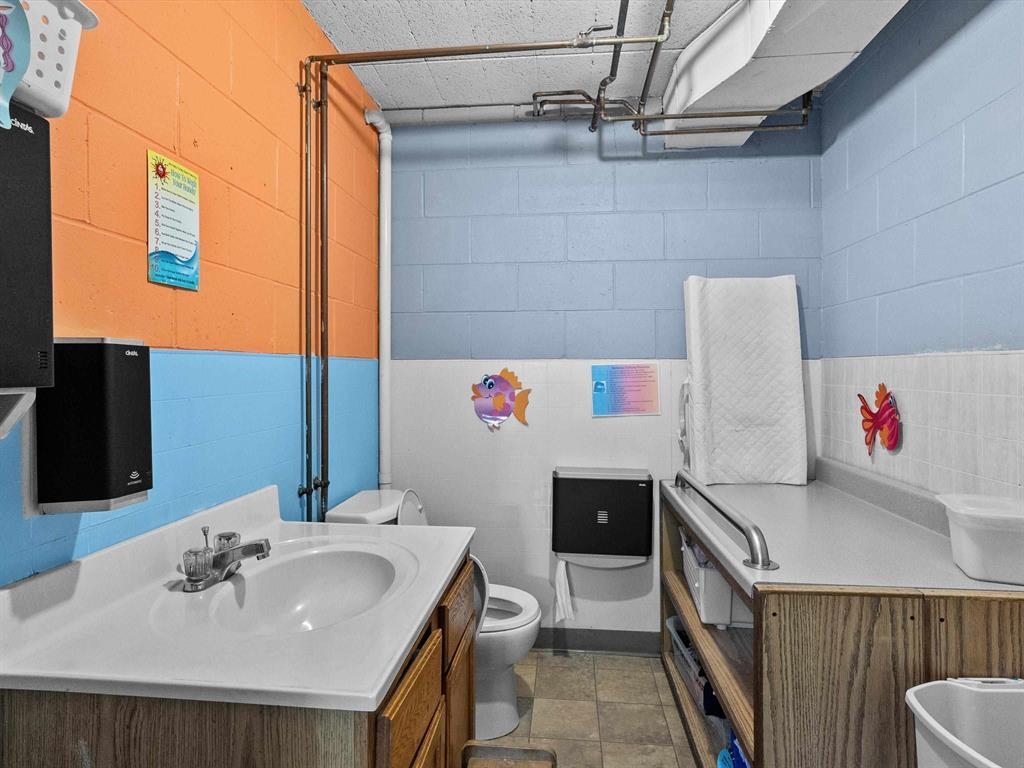 1017 W Laurel Street Property Photo 17