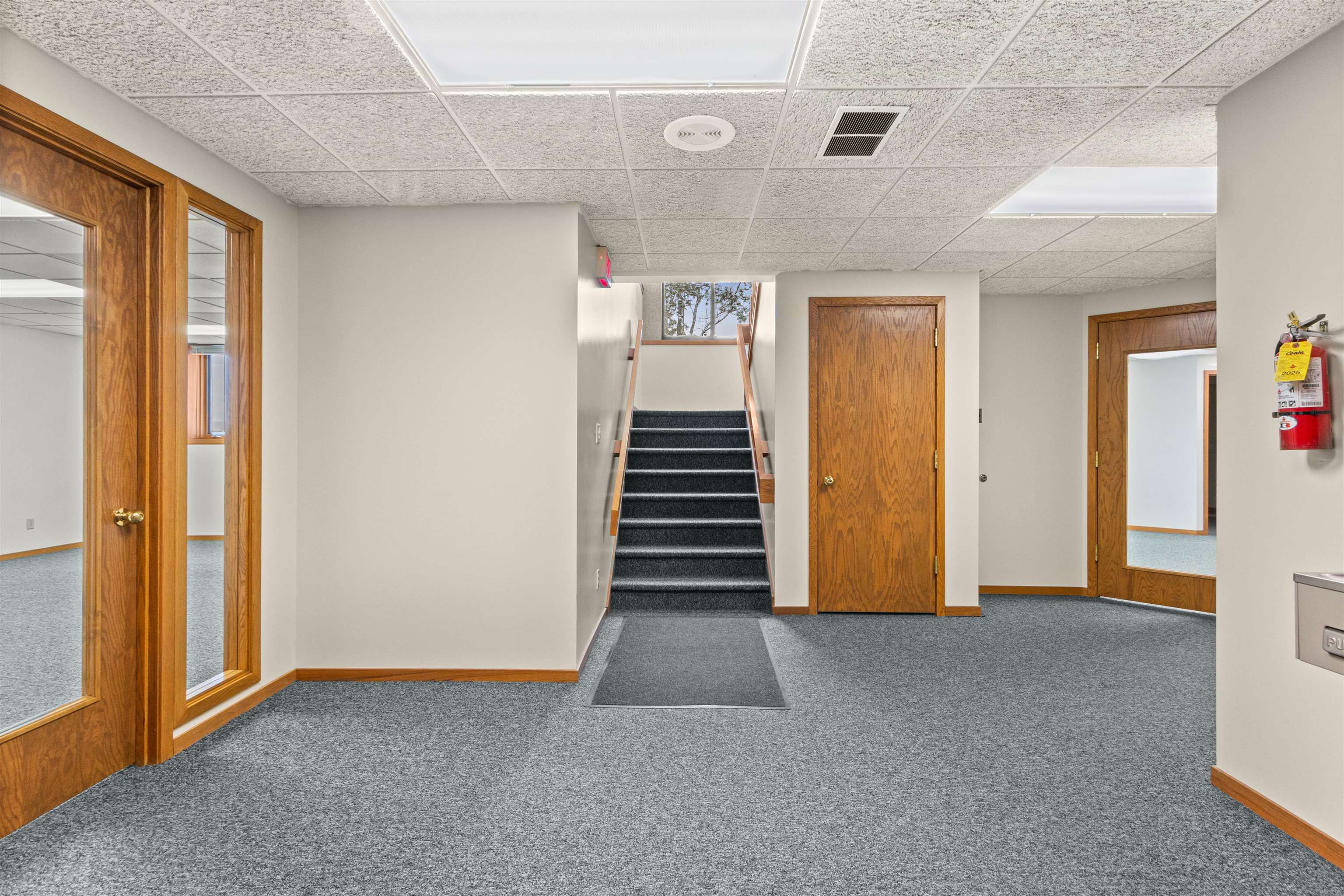 2925 Post Road Property Photo 10