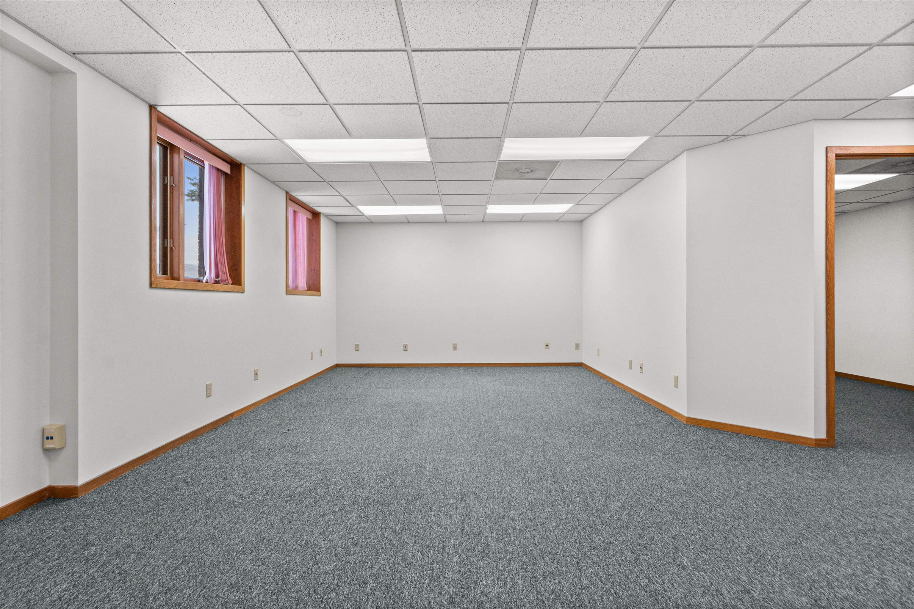 2925 Post Road Property Photo 11