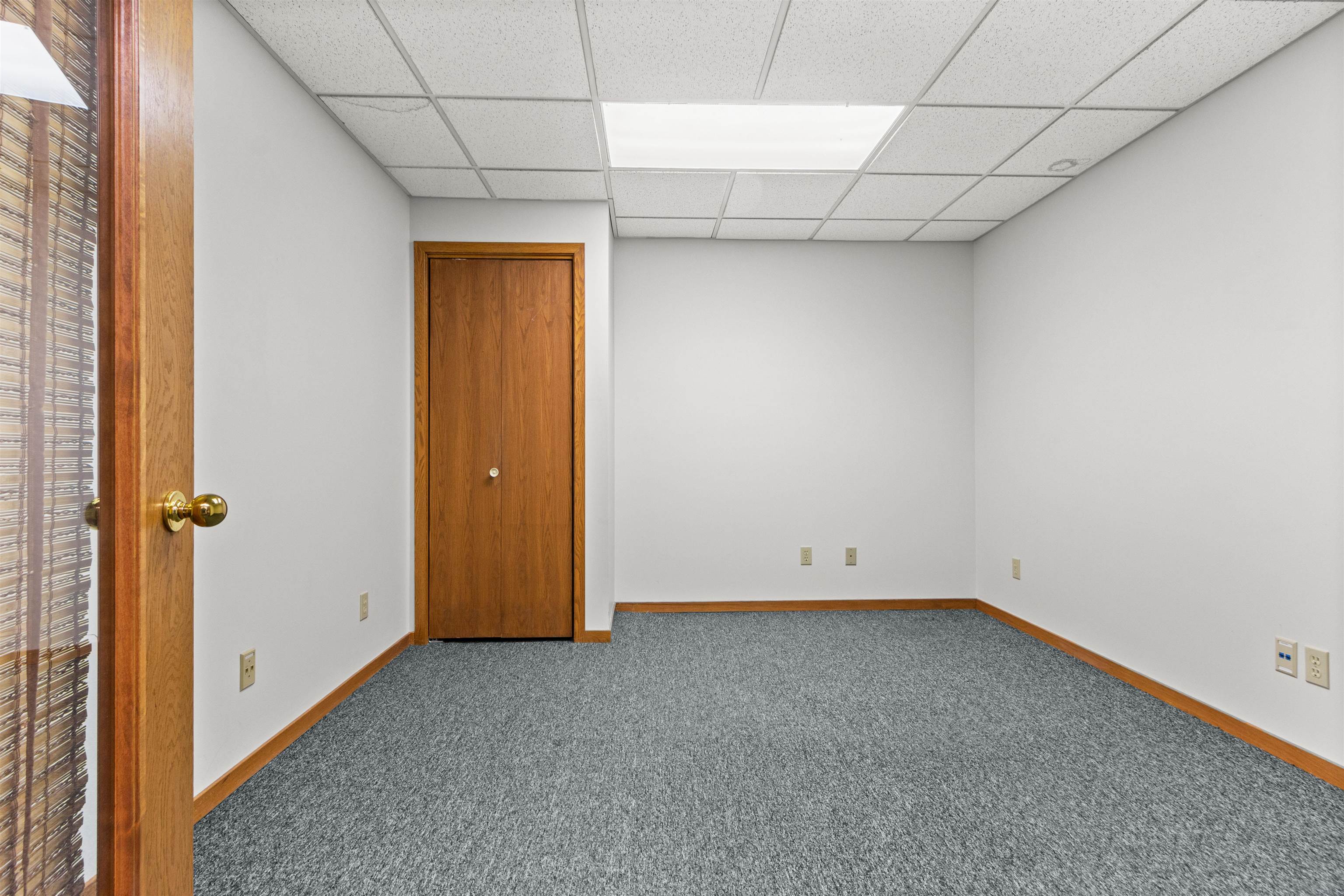 2925 Post Road Property Photo 13