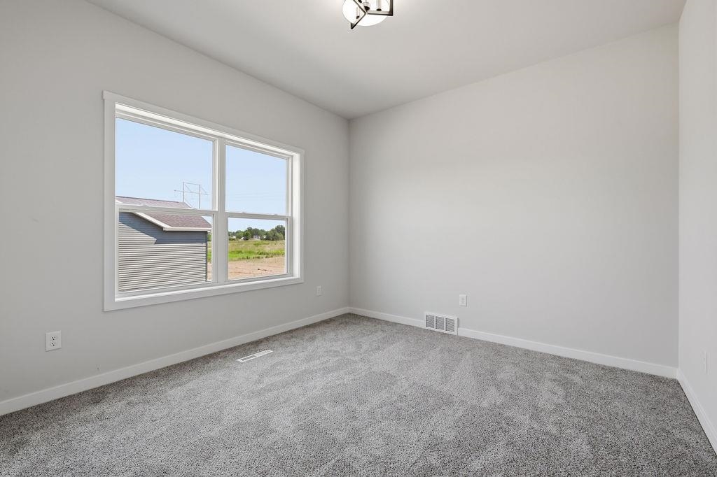 118121 Betty Drive Property Photo 24