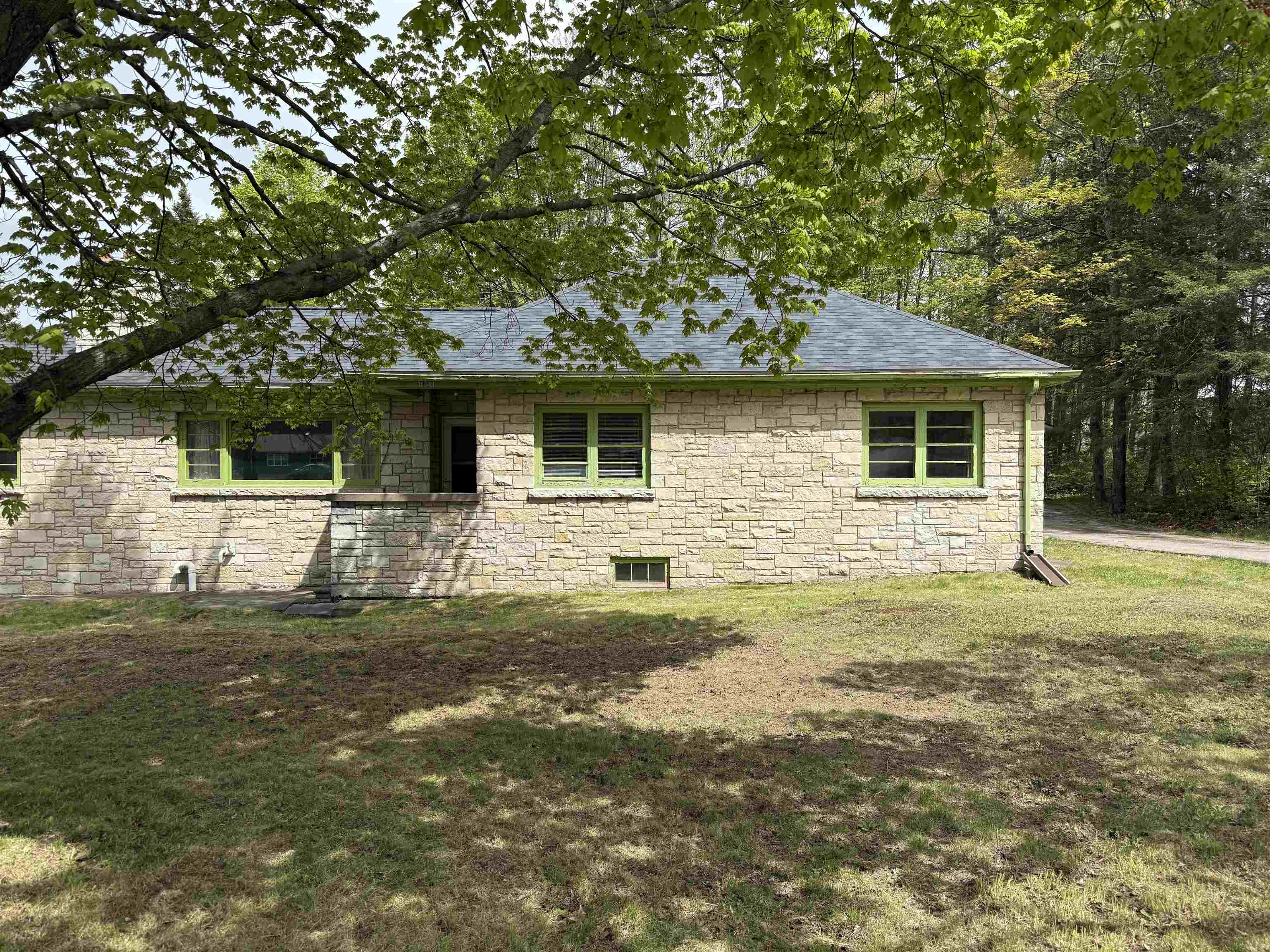 7892 Old 101 Road Property Photo 2