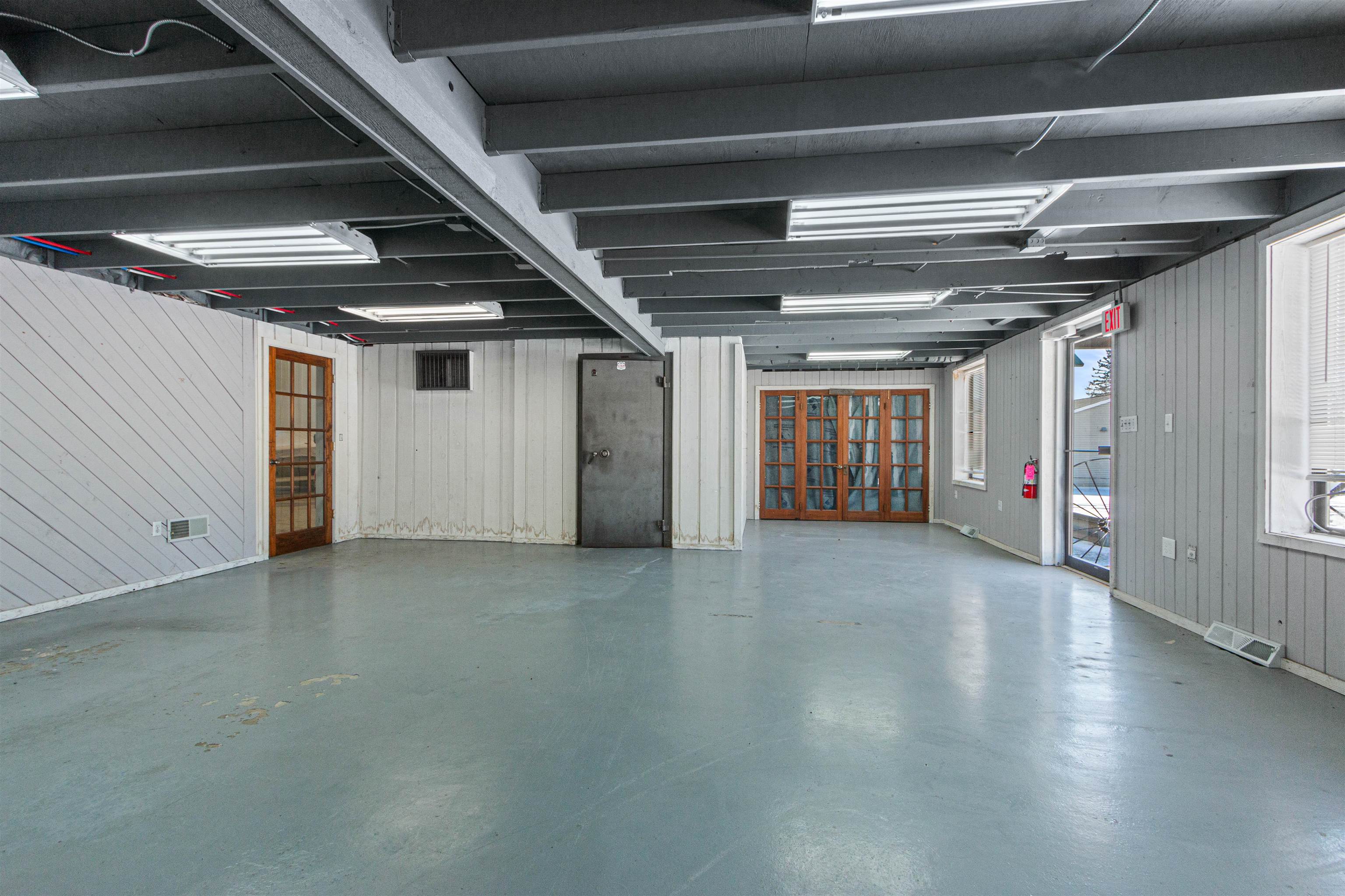 108 S Front Street Property Photo 8