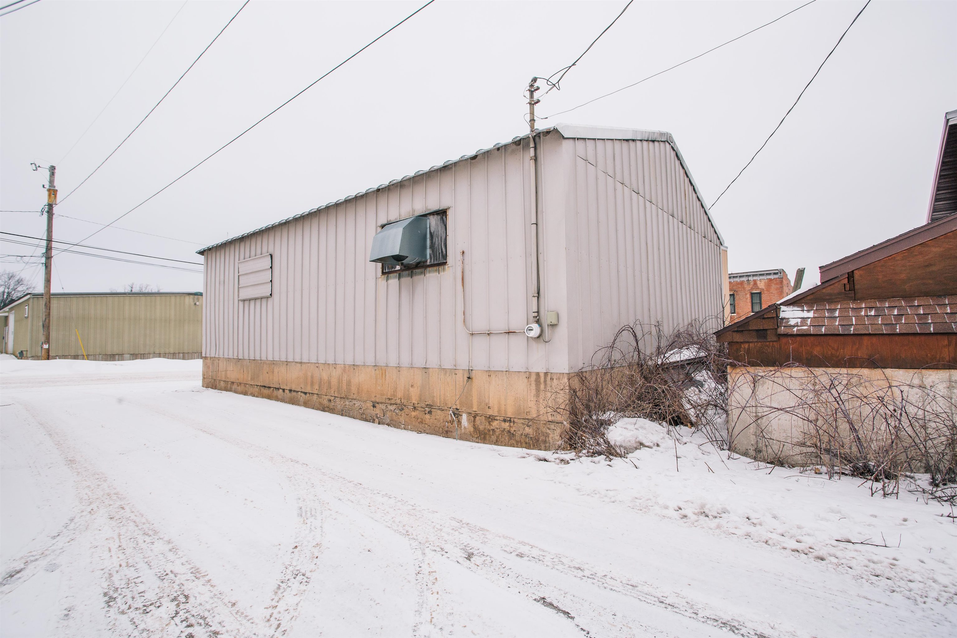 607 Clay Street Property Photo 4