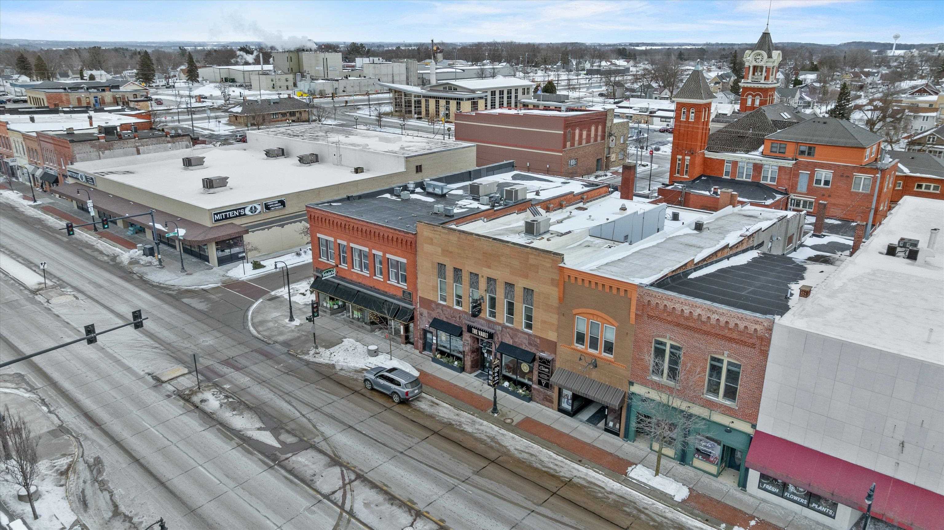 211 S Central Avenue Property Photo 8