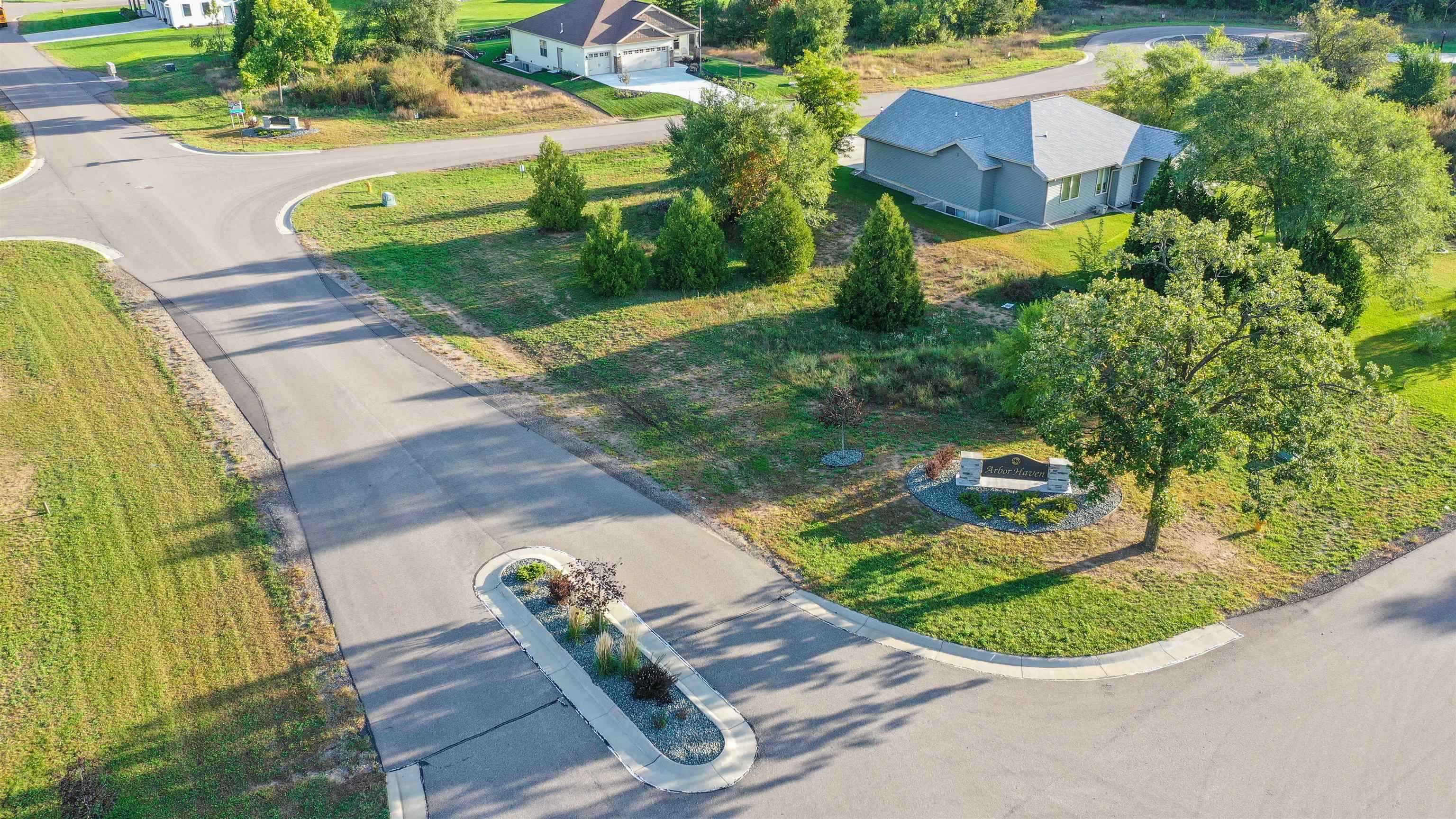 3425 Ravenswood Way Property Photo 4