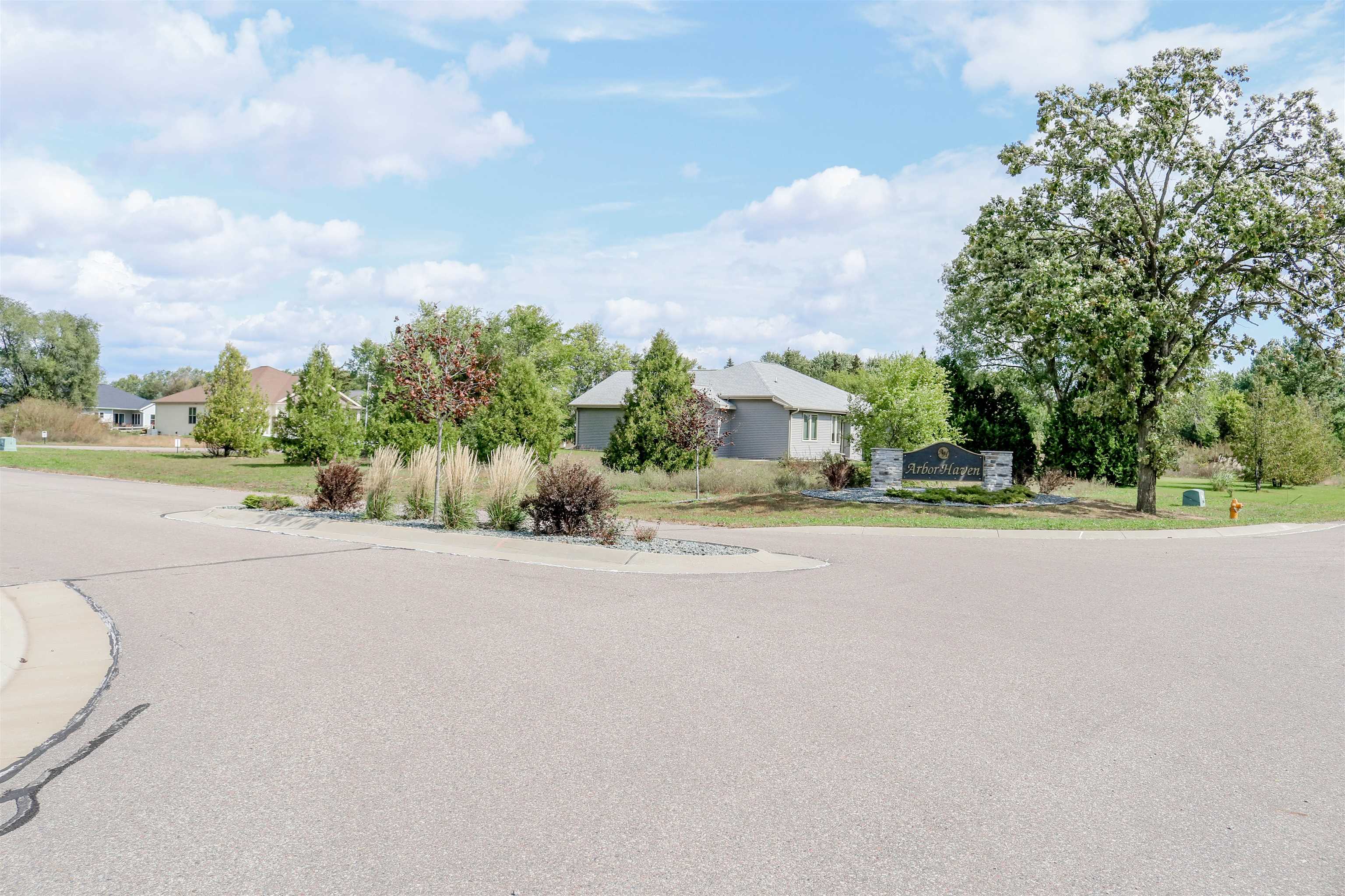 3425 Ravenswood Way Property Photo 8