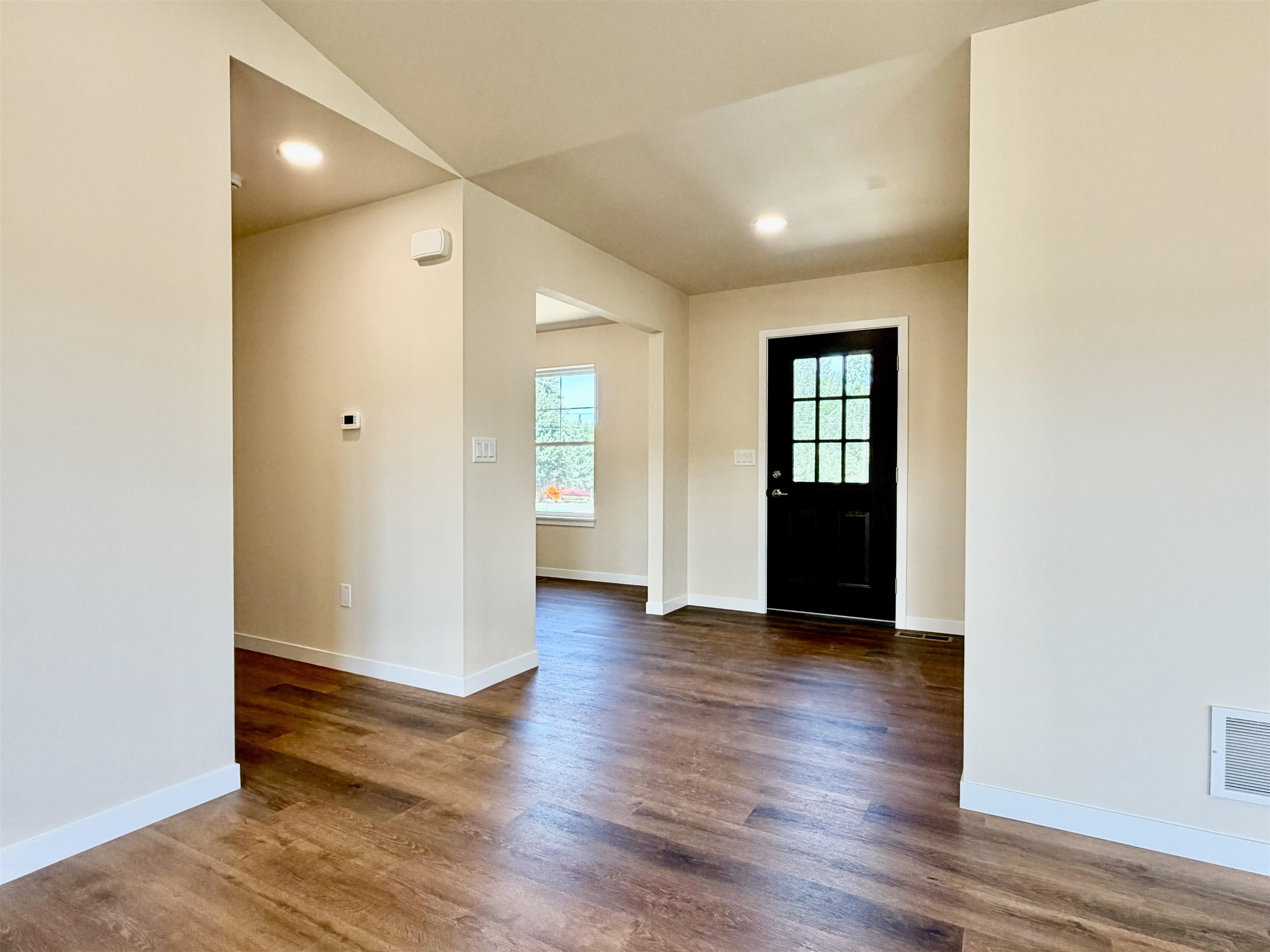 1353 Knapp Street Property Photo 7