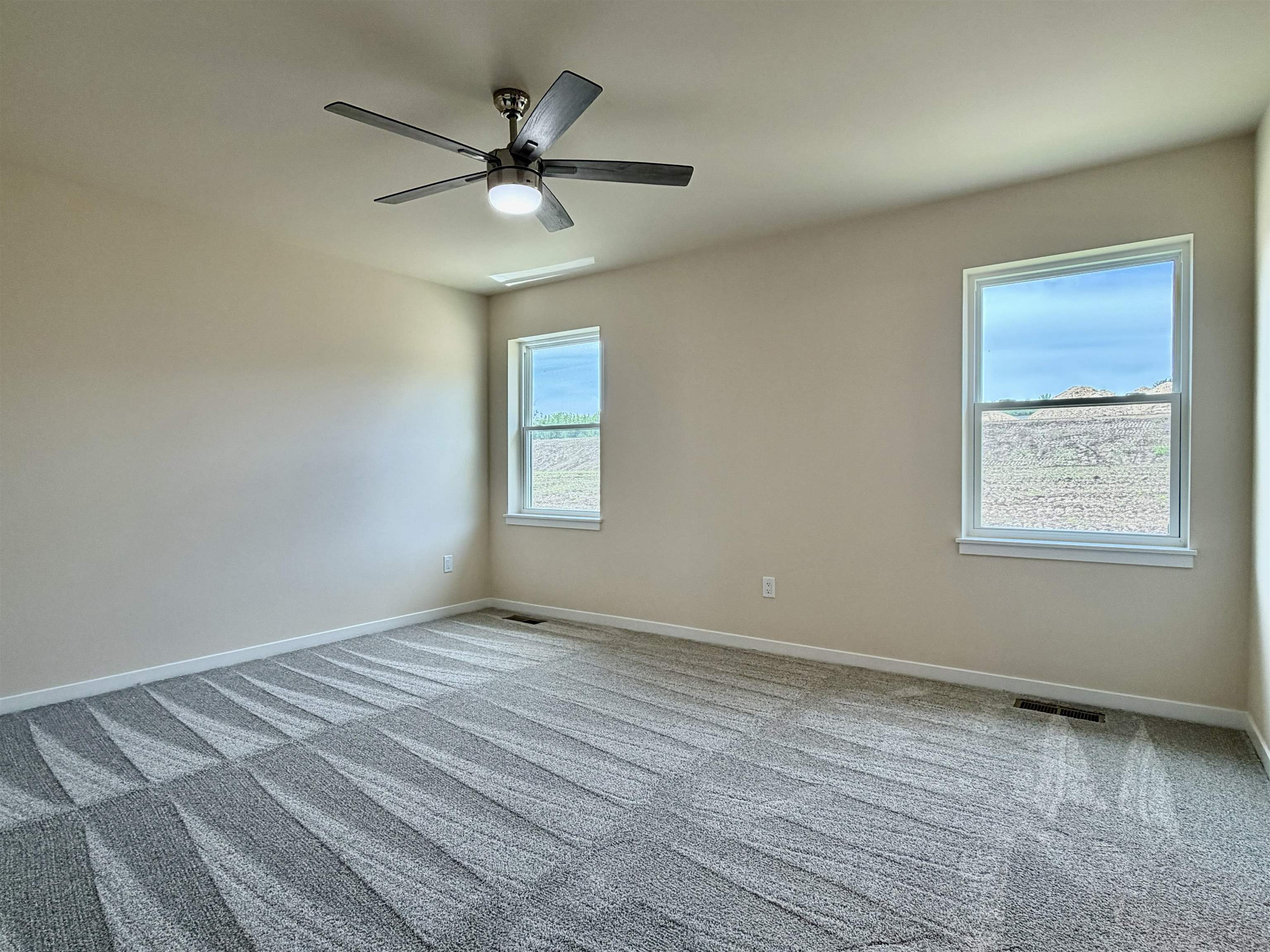 1353 Knapp Street Property Photo 16